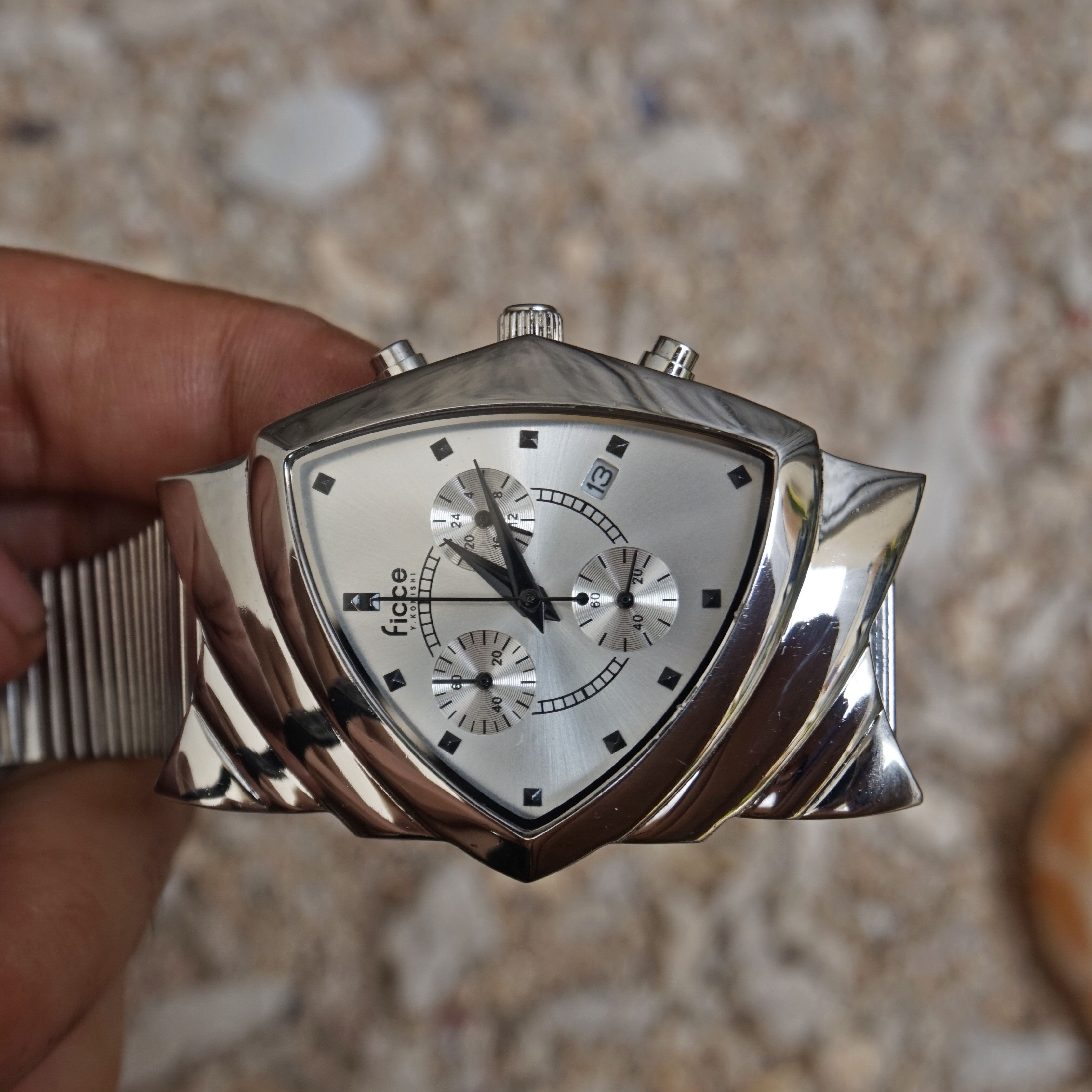 Yoshiyuki Konishi Rare! Yoshiyuki Konishi FICCE Chronograph watch Size ONE SIZE - 7 Thumbnail