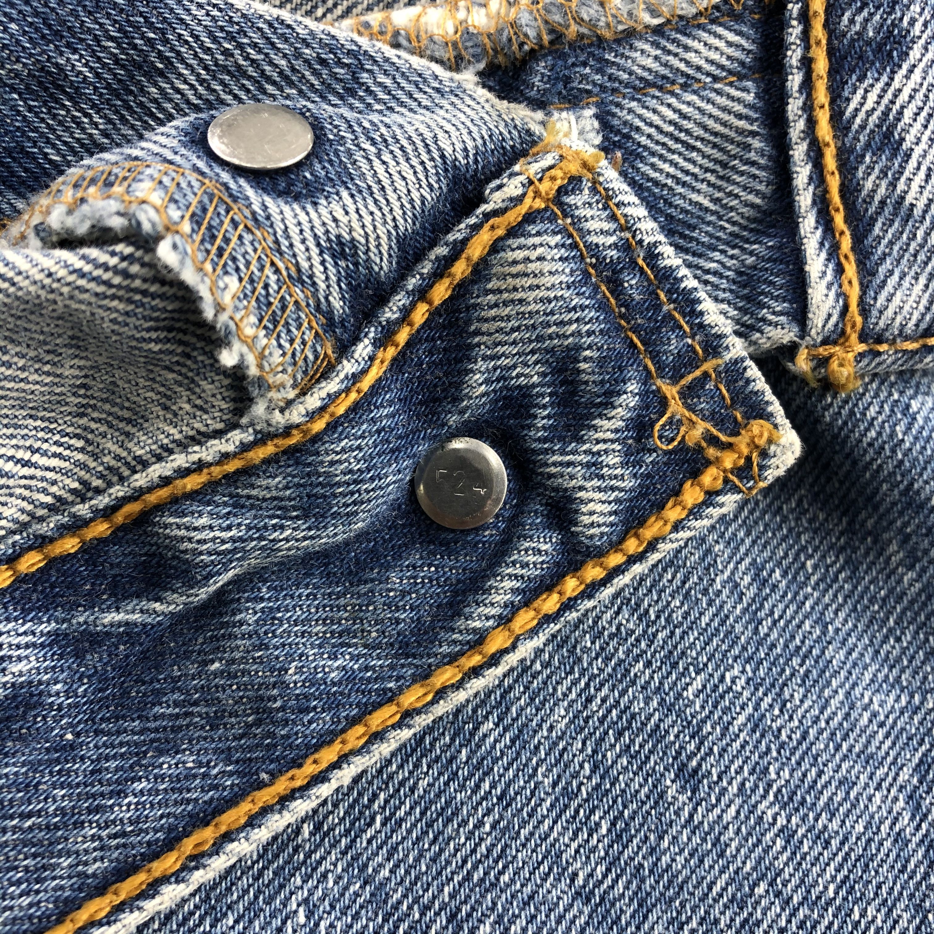 Levi's Vintage 90s Light Wash Levis 501 Denim Jeans-JM832 Size US 34 / EU 50 - 9 Thumbnail