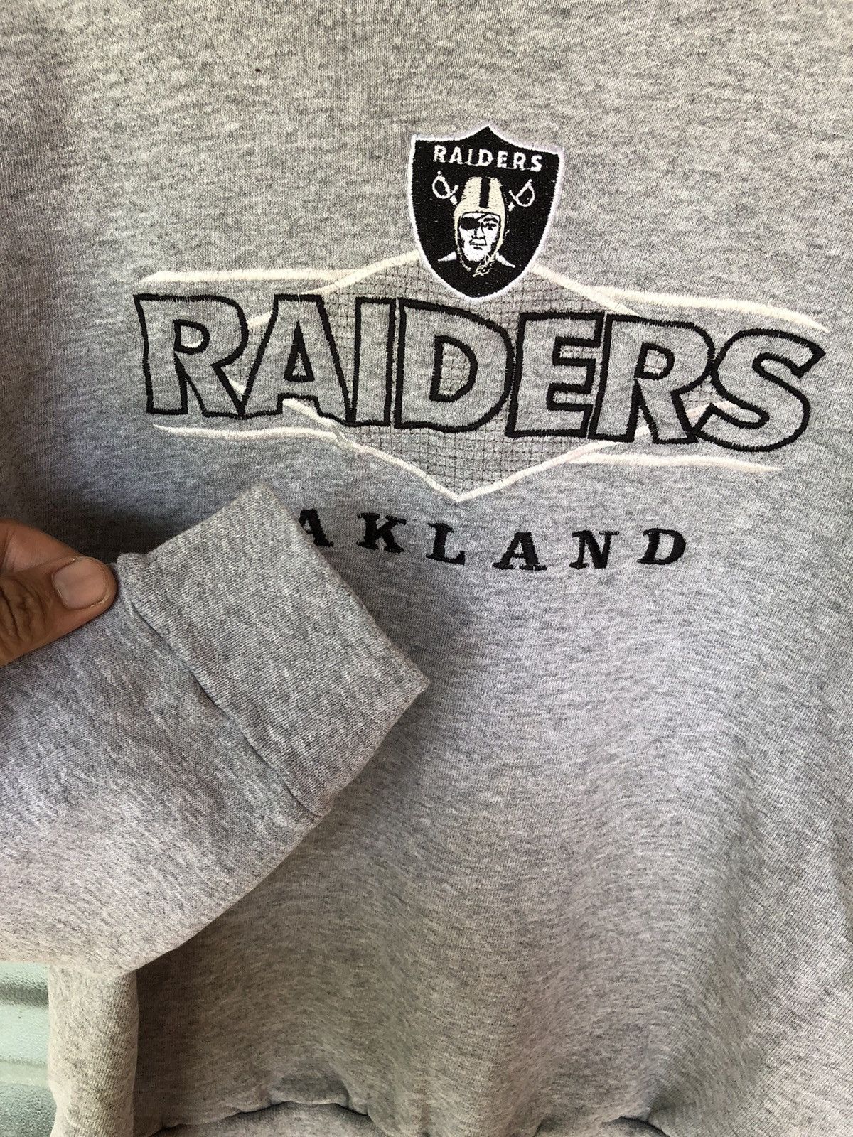 NFL × Vintage Vintage Oakland Raiders Embroidered Sweatshirt Size US M / EU 48-50 / 2 - 5 Thumbnail