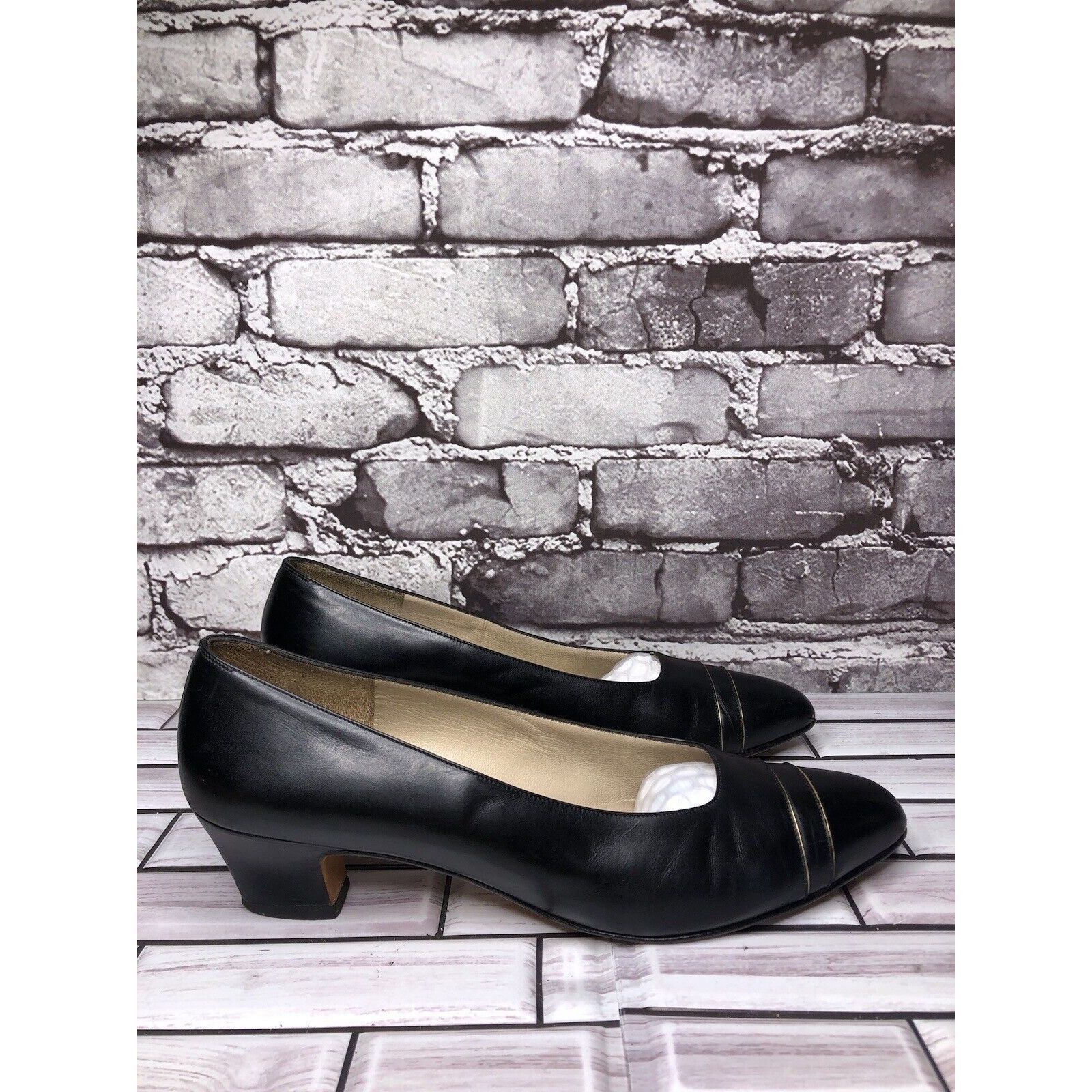 Salvatore Ferragamo Salvatore Ferragamo Black Leather Cap Toe Pumps Dress Heels Size US 9 / IT 39 - 18 Thumbnail
