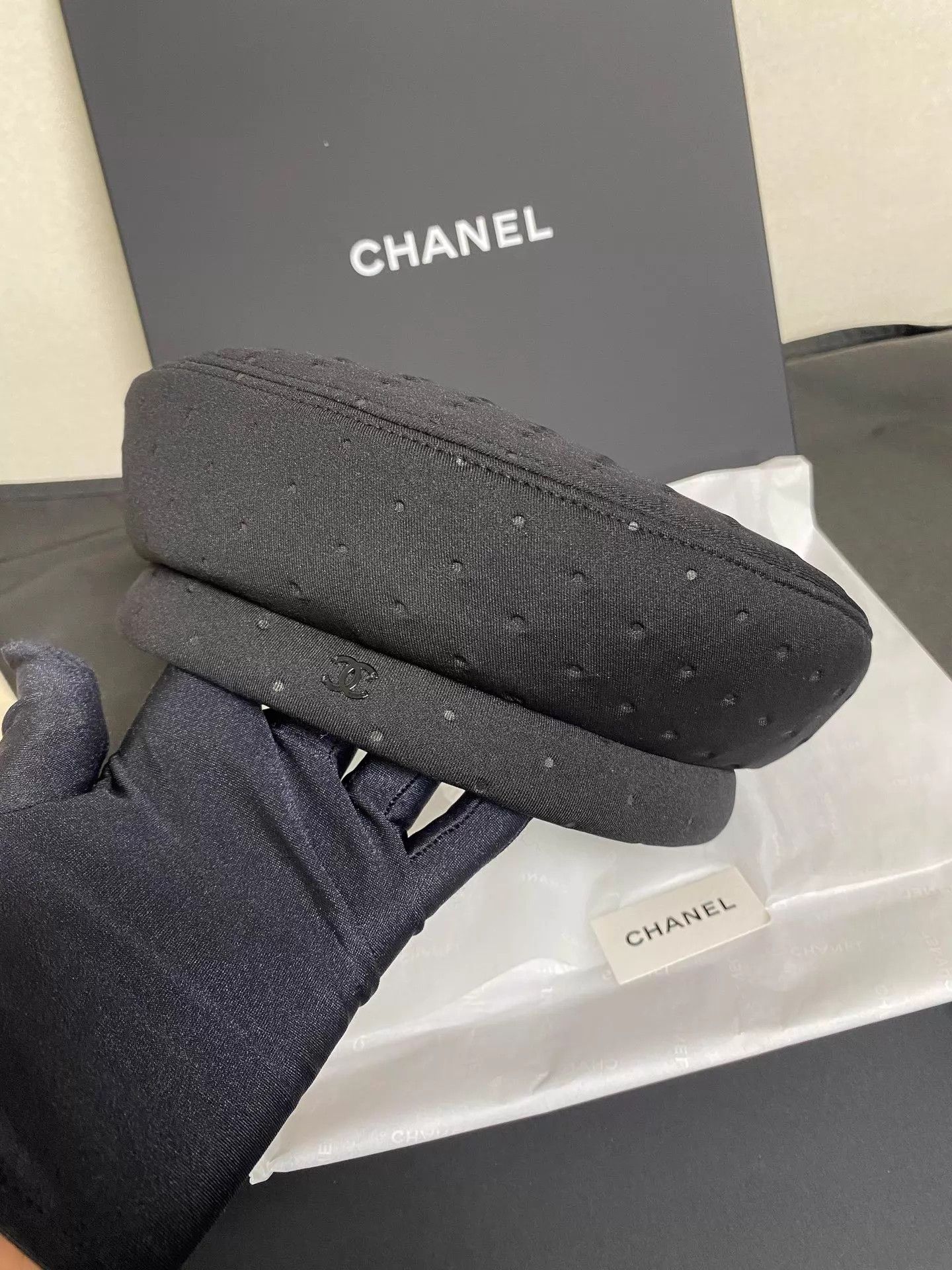 Chanel Chanel Black Polka Dot Mini Logo Beret M 97 New Size ONE SIZE - 1 Thumbnail