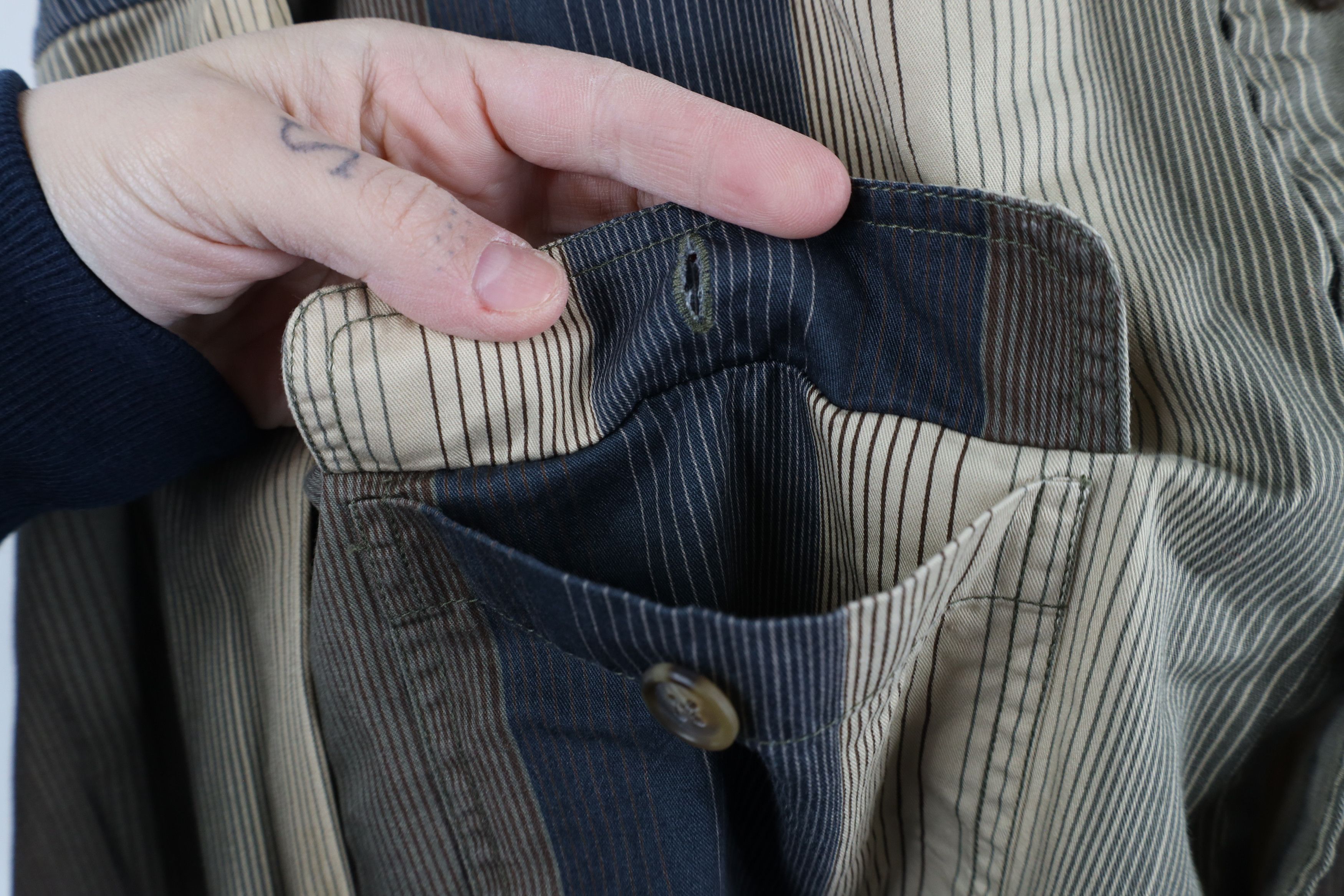 Vintage Vintage 90s Streetwear Striped Button Down Shirt Earth Tone Size US L / EU 52-54 / 3 - 6 Thumbnail