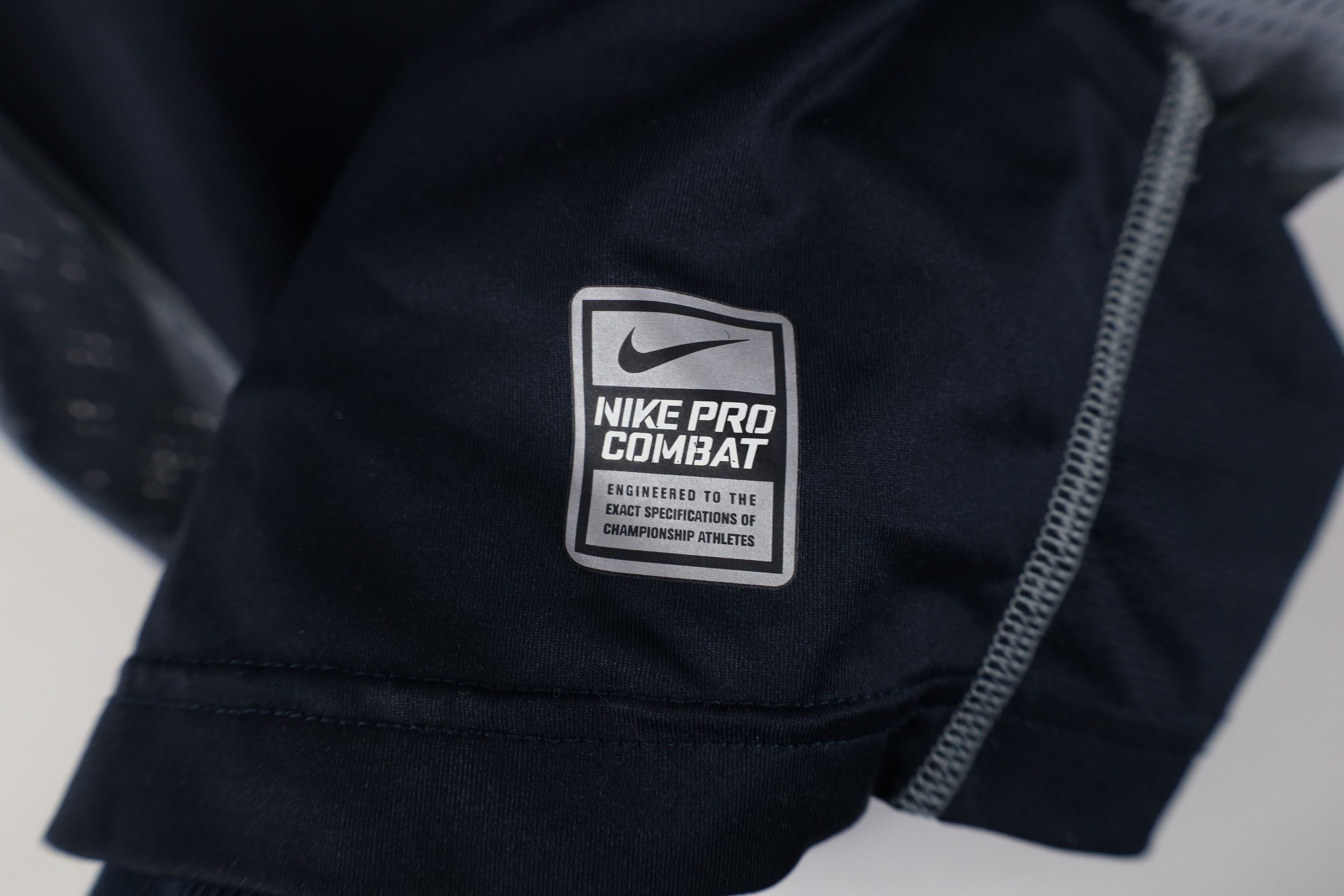 Nike Nike Pro Combat Fitted Vented Training T-Shirt Navy Blue Size US L / EU 52-54 / 3 - 8 Thumbnail