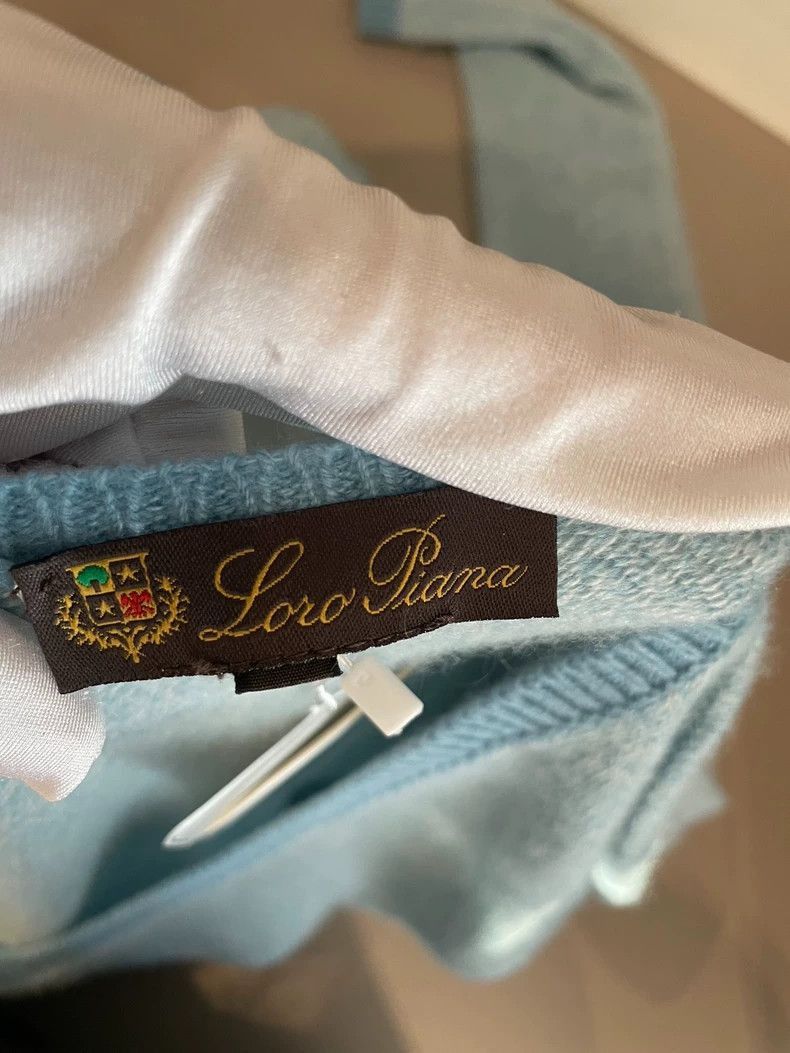 Loro Piana Loro Piana Blue Cashmere V-Neck Sweater- Size US M / EU 48-50 / 2 - 7 Thumbnail