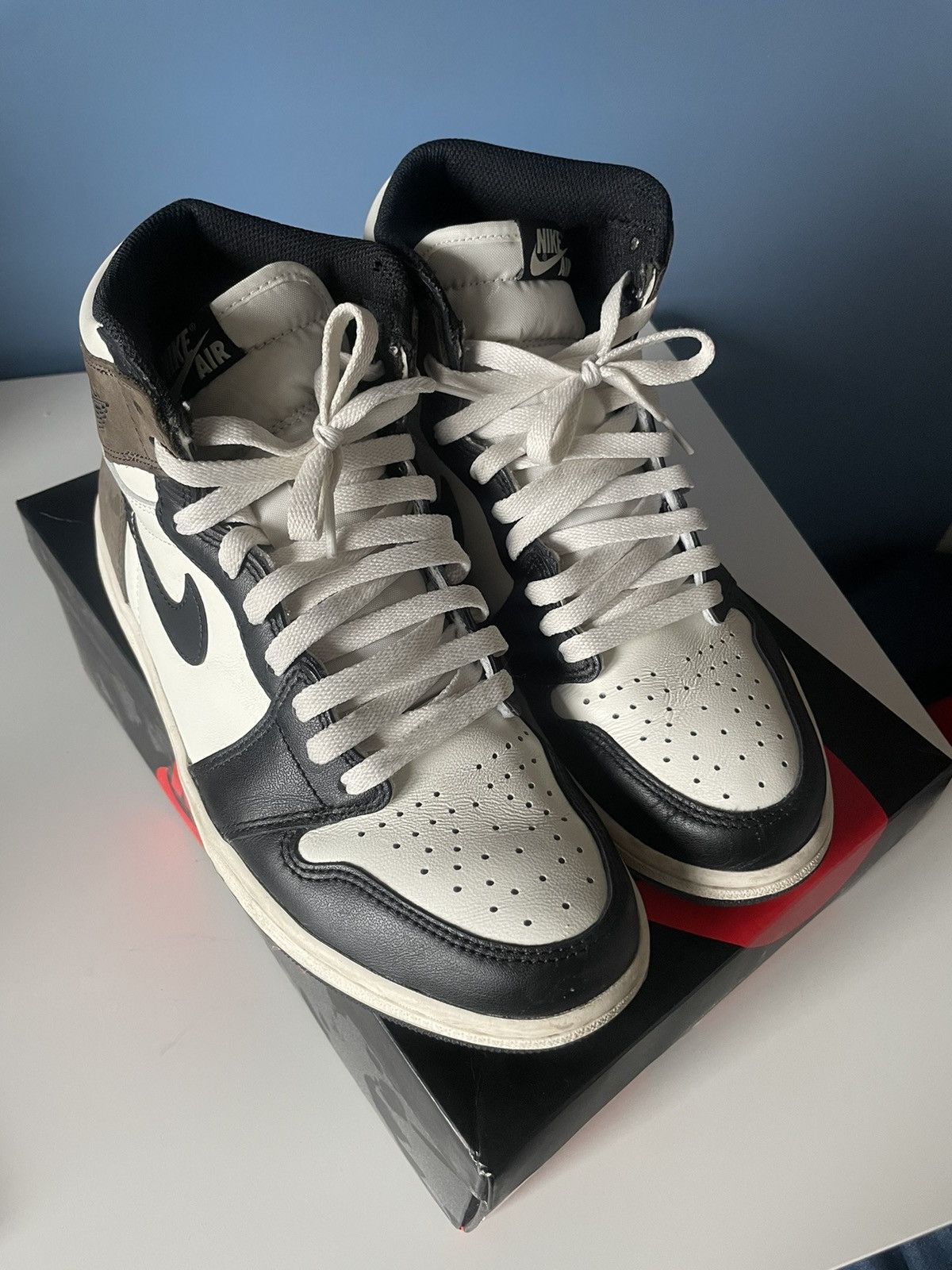 Jordan Brand × Nike Jordan 1 Mocha Size US 8.5 / EU 41-42 - 4 Thumbnail