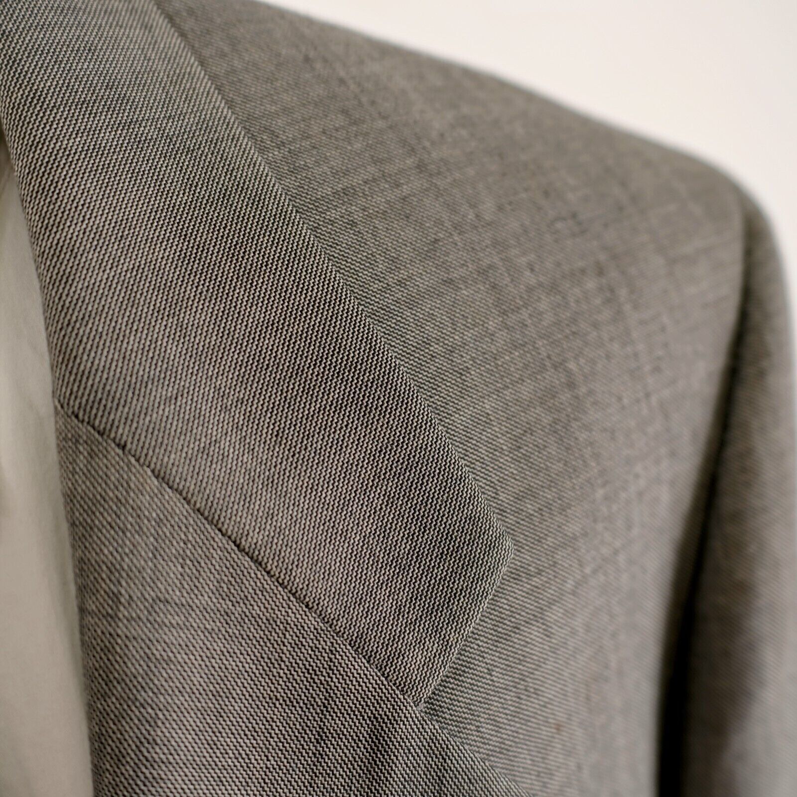 Hart Schaffner Marx Hart Schaffner Marx Heritage Plus Wool Gray Sharkskin 2 Butt Size 44L - 2 Thumbnail