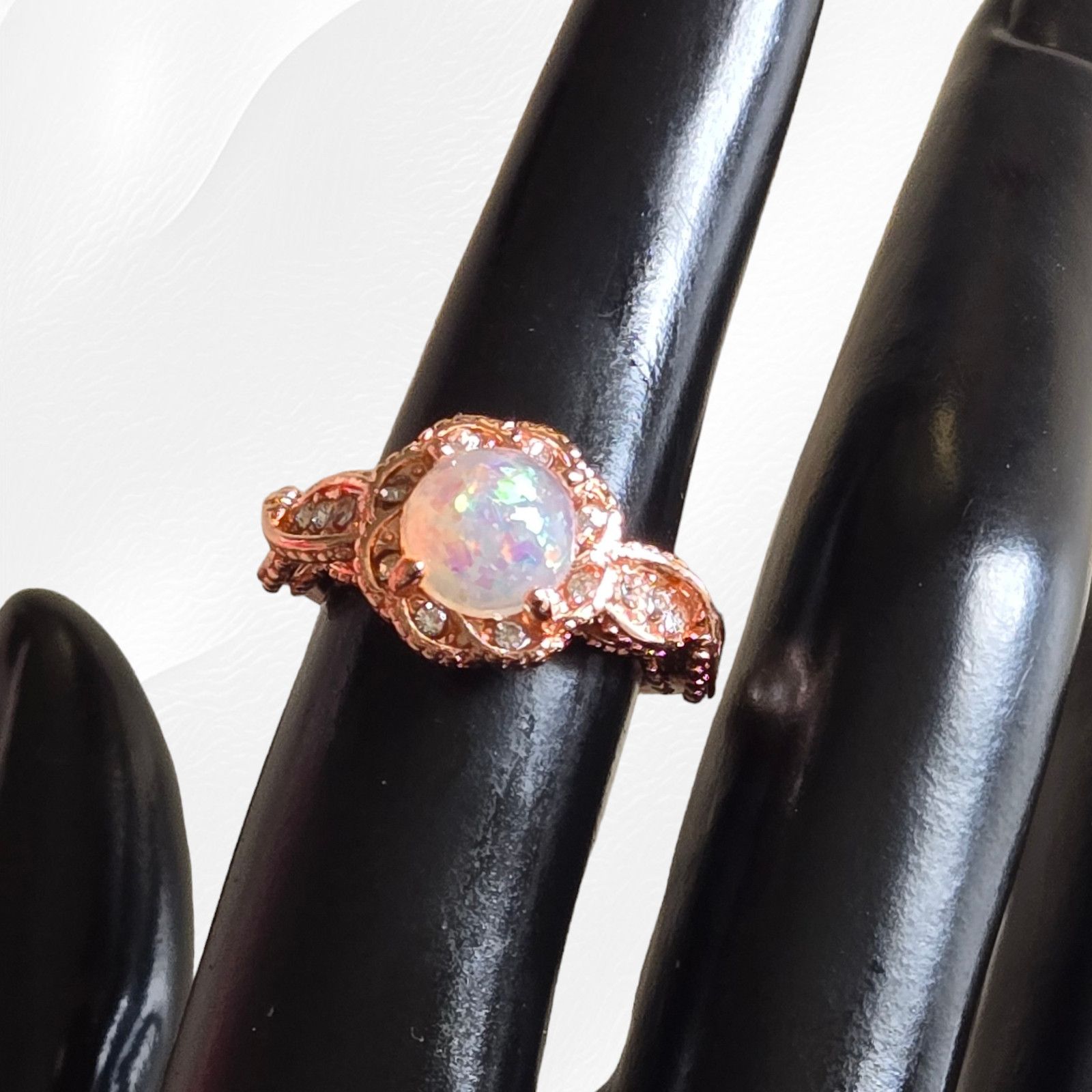 Other Opal Rose Golden Twist Band Fashion Ring Size 6 Size ONE SIZE - 7 Thumbnail