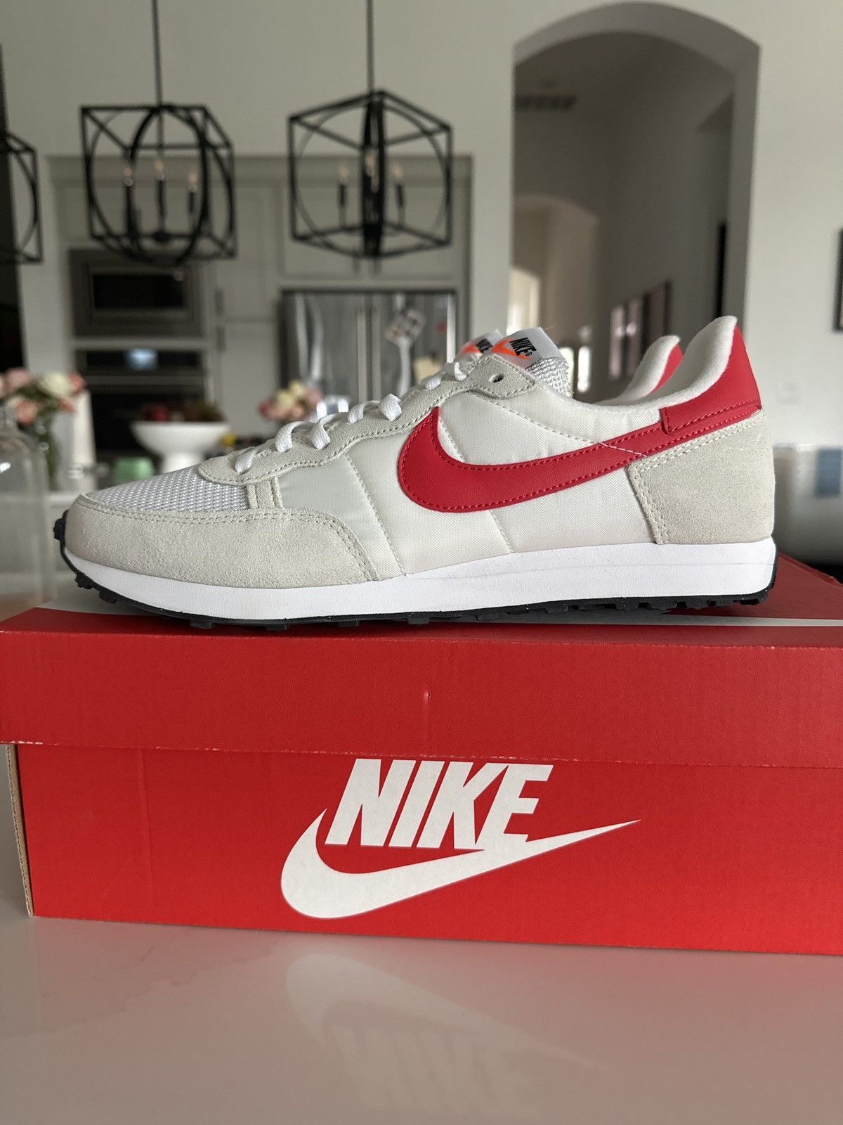 Nike Challenger OG White University Red