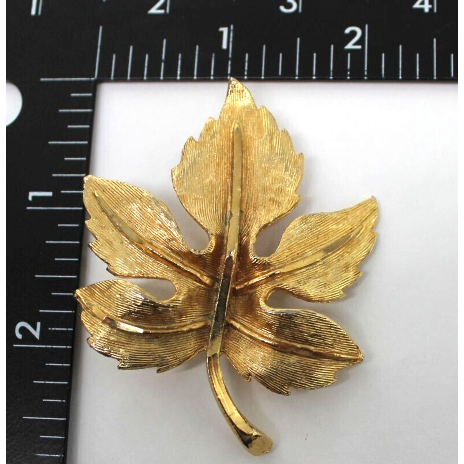 Other Classic Golden Maple Leaf Brooch Pin • Gold Tone • Textured Size ONE SIZE - 2 Thumbnail