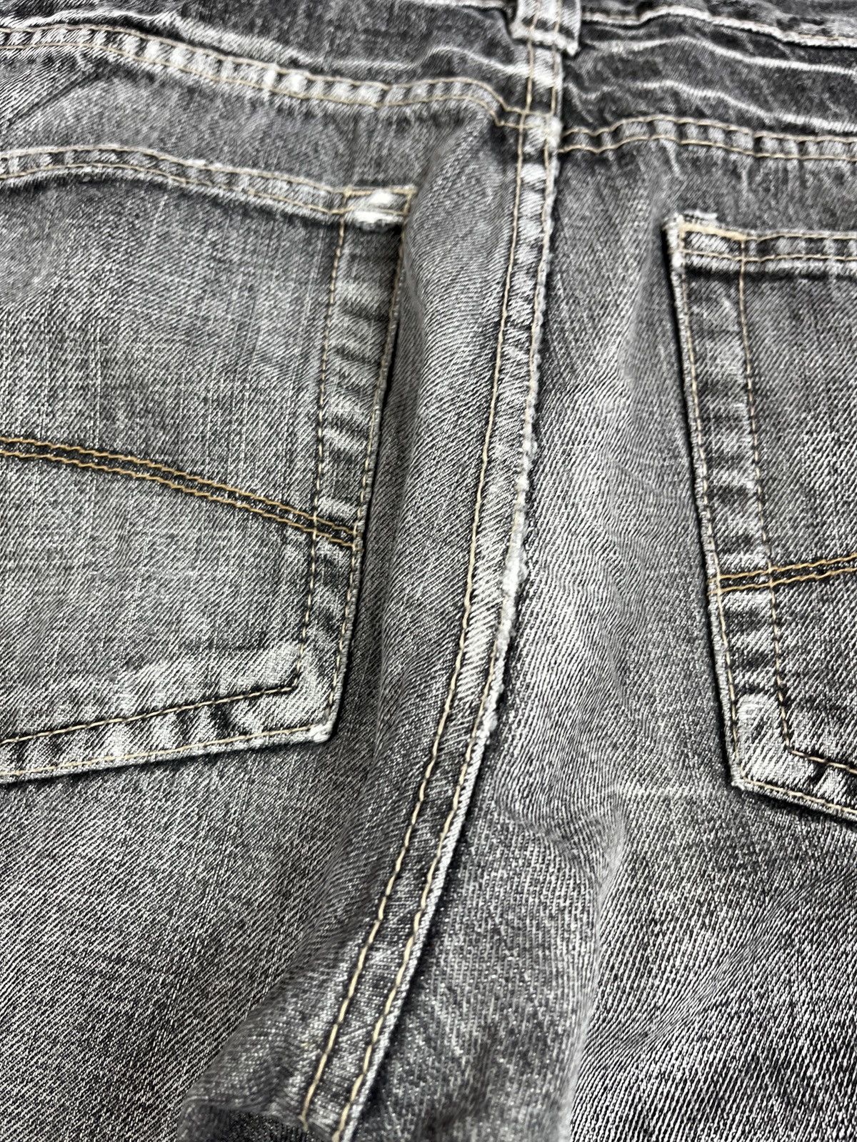 Other Vintage 90s Distressed 3/4 denim shorts faded style size 33 Size US 33 - 6 Thumbnail