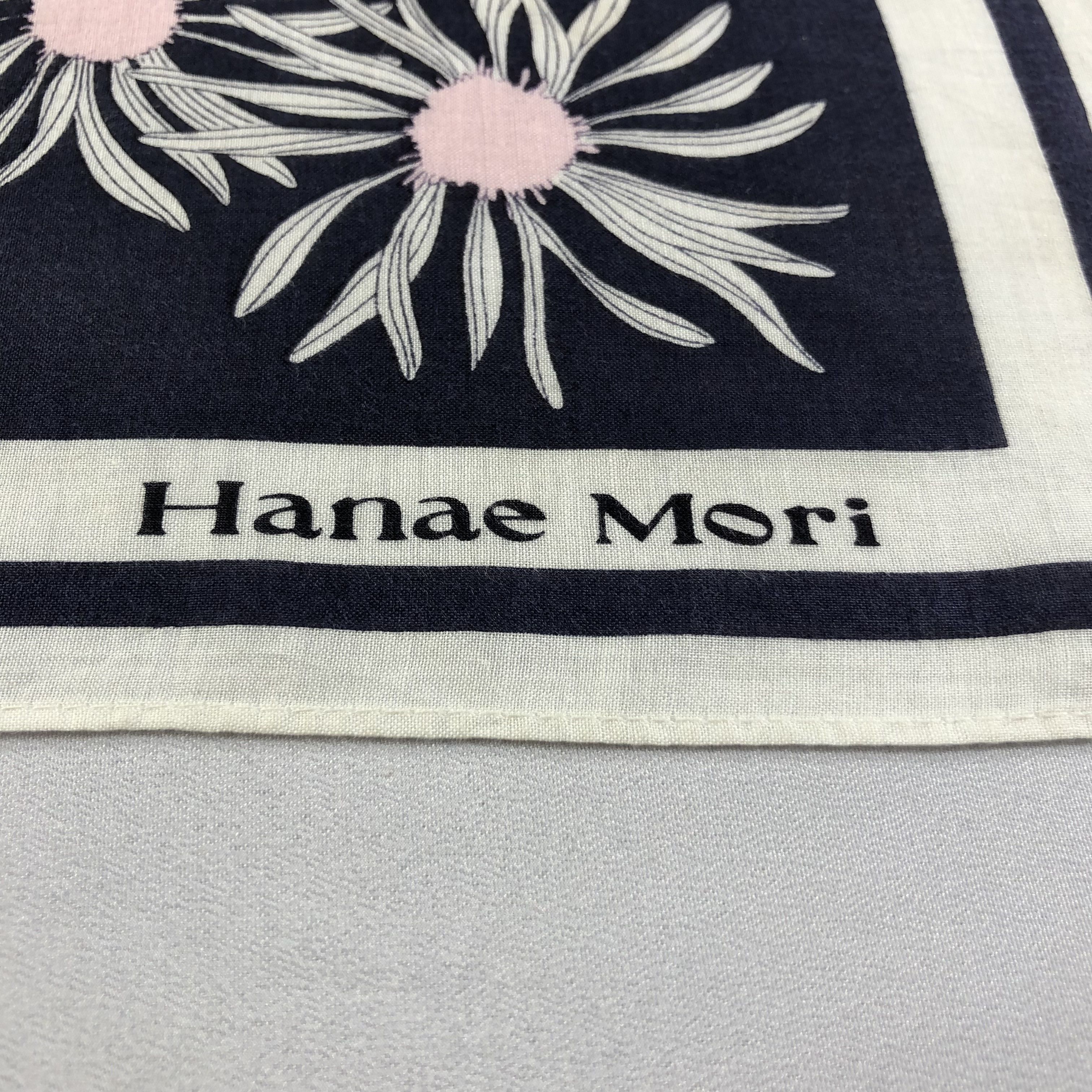Hanae Mori Hanae Mori Floral Handkerchief Neckerchief Bandana H1940 Size ONE SIZE - 4 Thumbnail