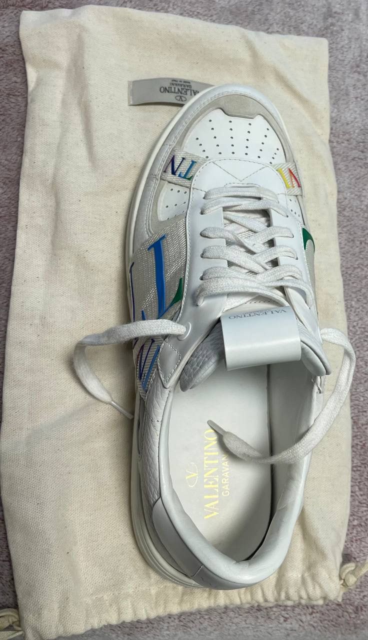 Valentino Valentino Sneakers — Worn Once 🔥 Size US 9 / EU 42 - 3 Thumbnail