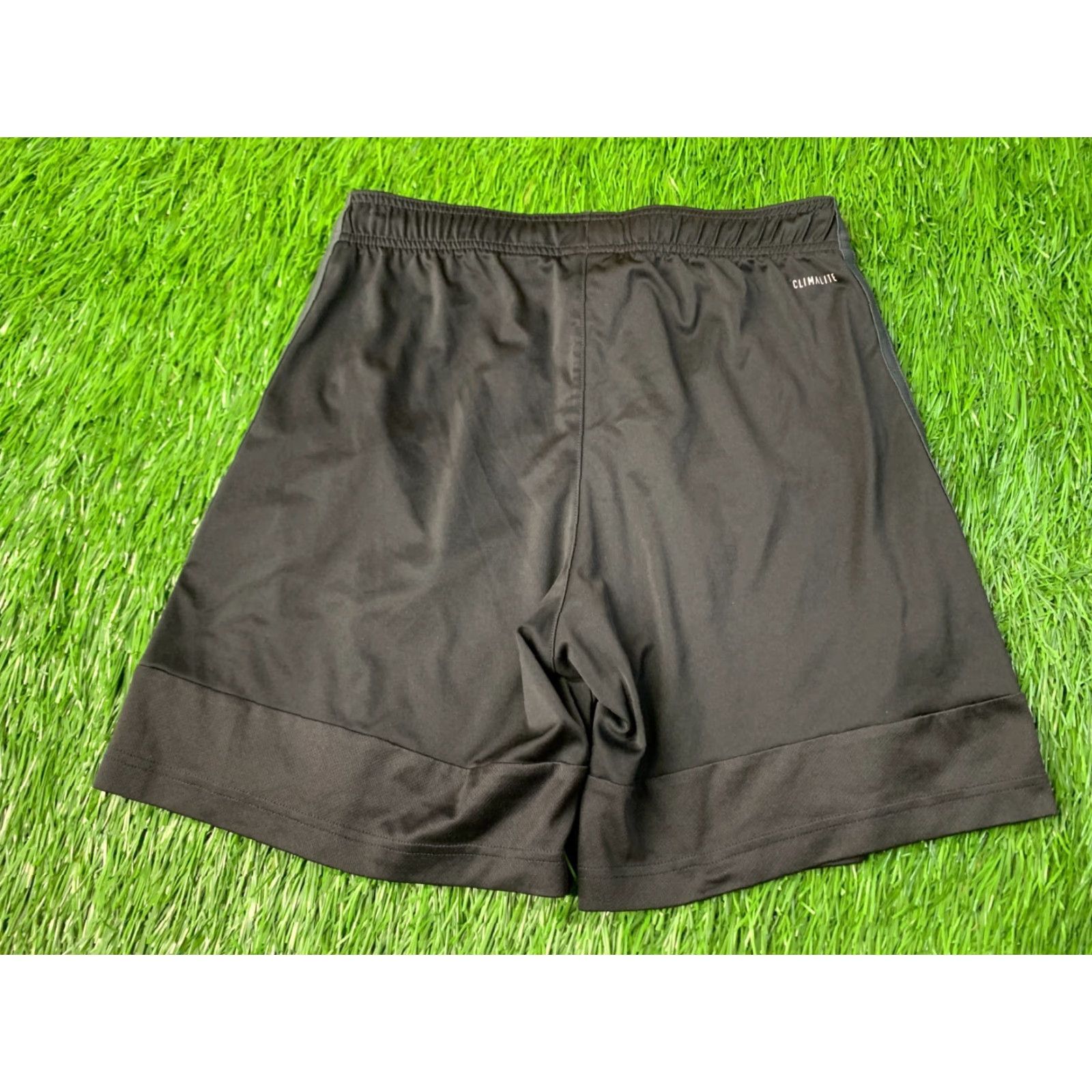 Adidas ADIDAS PERFORMANCE CLIMALITE 2019 MEN SPORT TRAINING SHORTS M Black Gray TRAINING Men Shorts 2019 Adidas Performance CLIMALITE Size US 31 - 6 Thumbnail