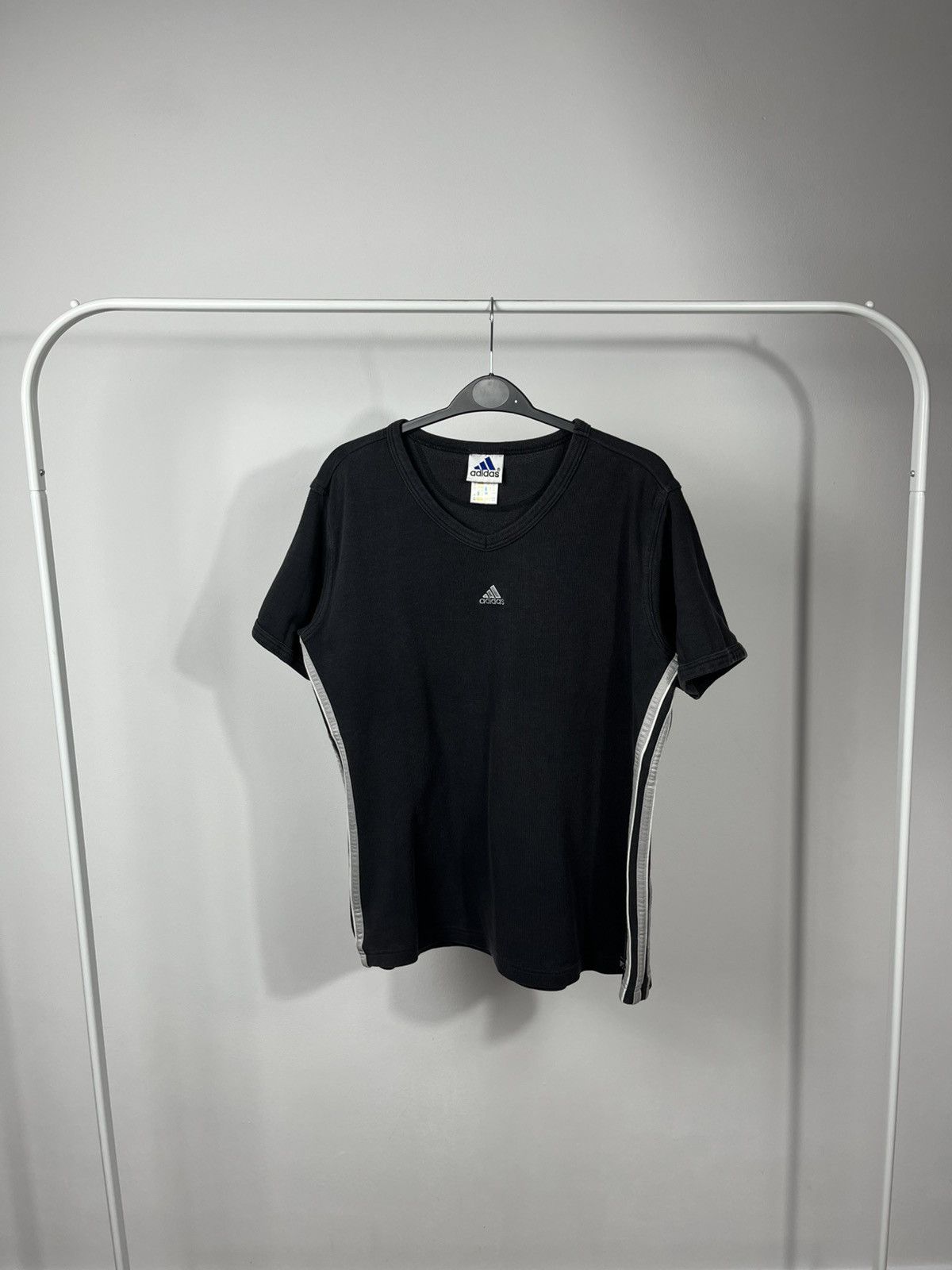 Adidas Vintage Adidas T Shirt Faded Gray Short Sleeve Size L Size L / US 10 / IT 46 - 1 Thumbnail