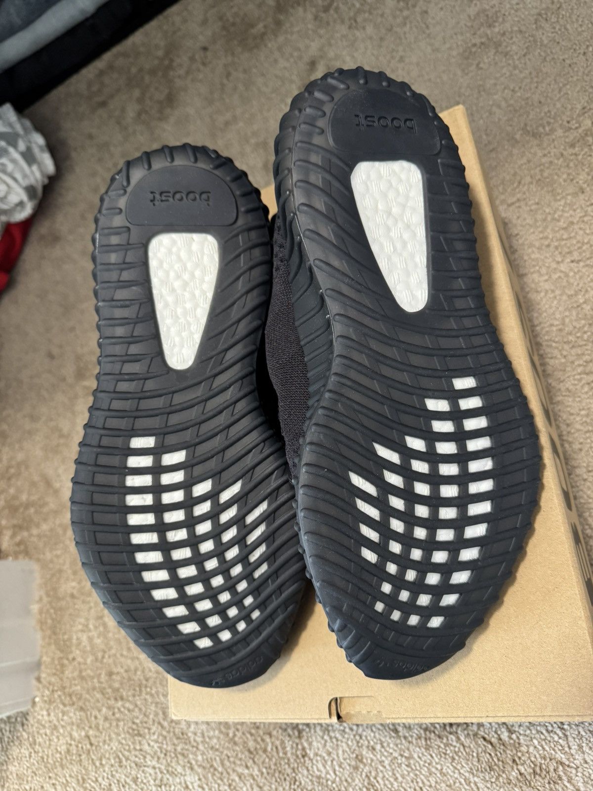 Adidas Yeezy 350 V2 - Onyx 9.5 Size US 9.5 / EU 42-43 - 7 Thumbnail