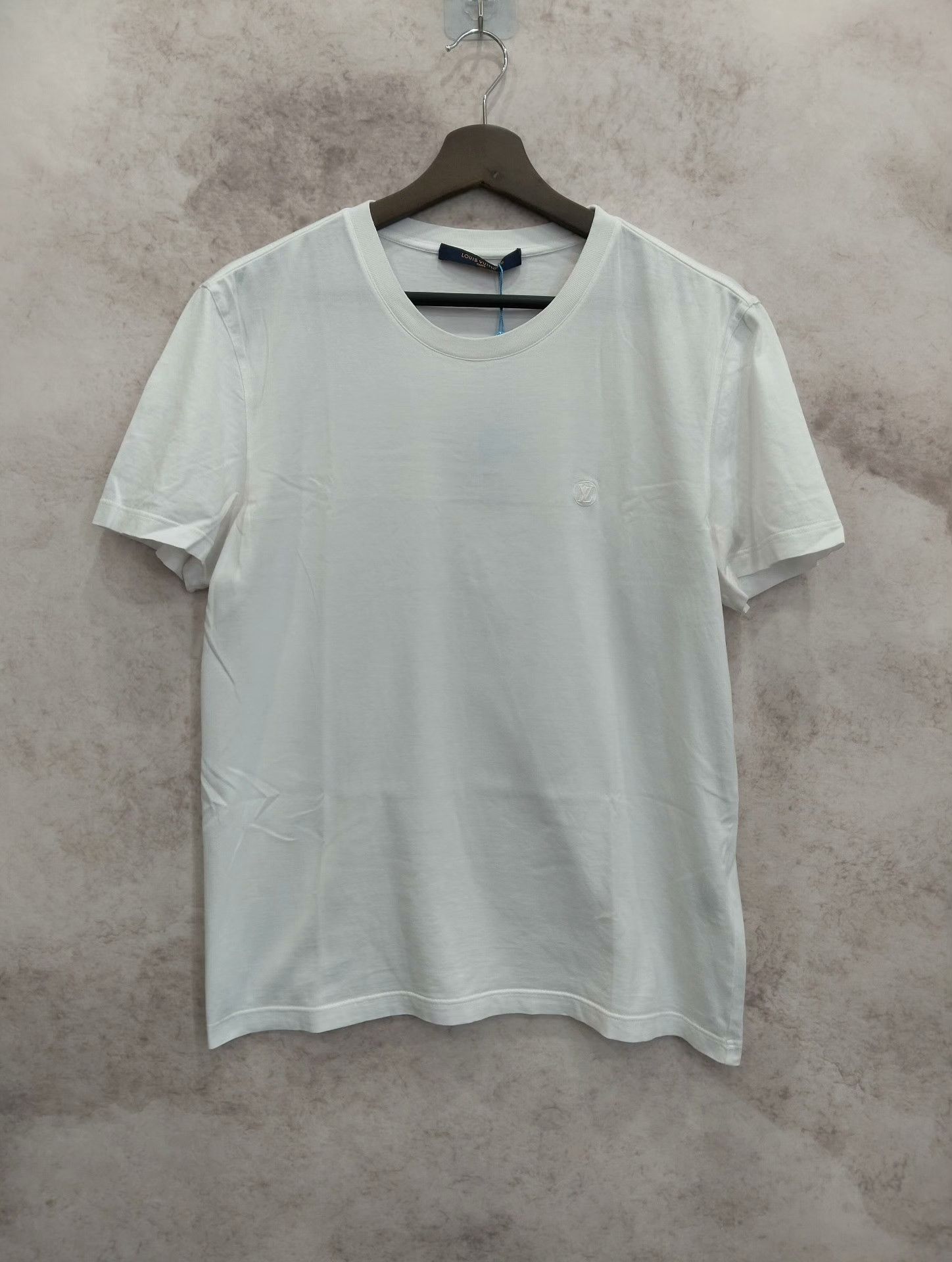 Louis Vuitton Louis Vuitton T-Shirt M Men Size US M / EU 48-50 / 2 - 1 Thumbnail