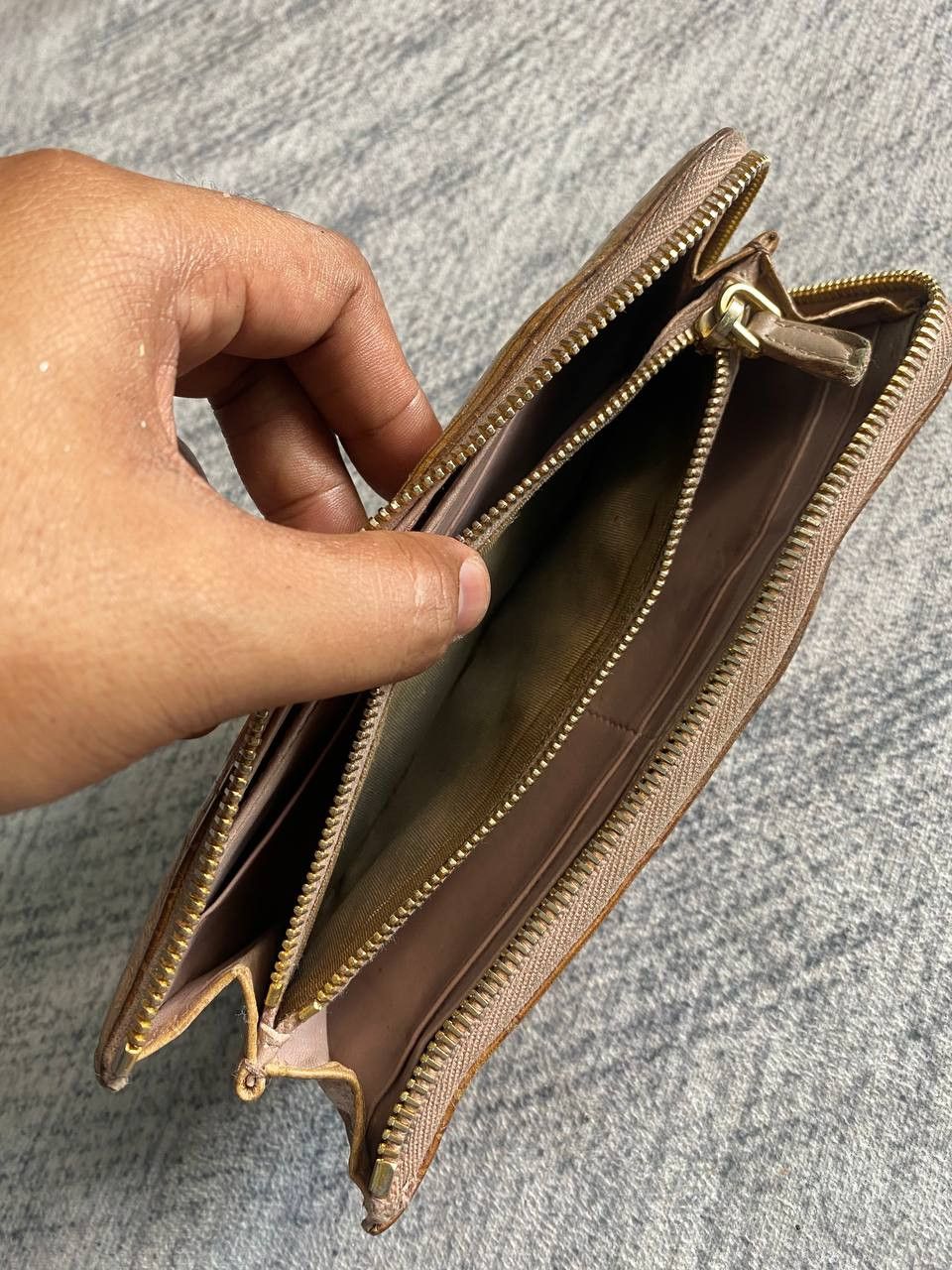 Miu Miu × Prada × Vintage Miu Miu Crocs Embossed Long Zip Wallet Size ONE SIZE - 10 Thumbnail