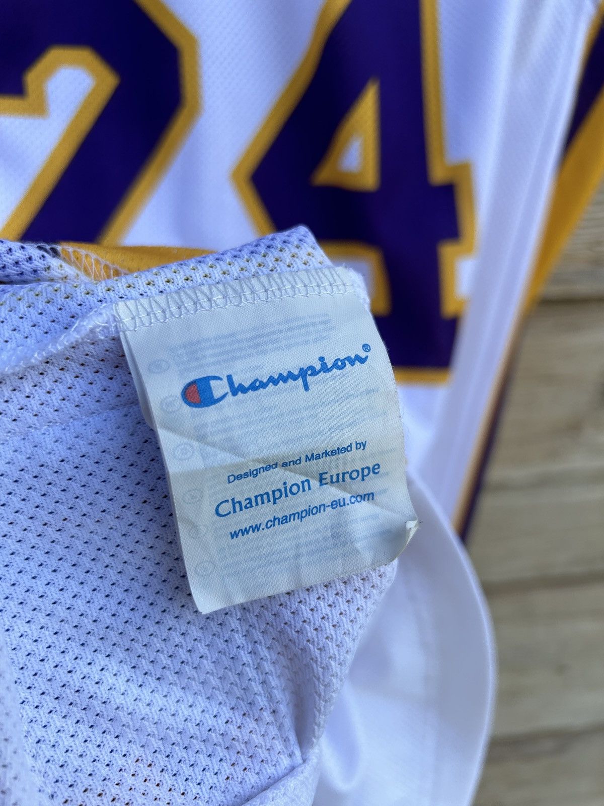 Champion Vintage Champion #24 Kobe Bryant Alternate Basketball Jersey Size US M / EU 48-50 / 2 - 7 Thumbnail