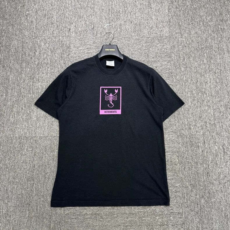 Vetements Vetements Letter Print Short Sleeve Size US S / EU 44-46 / 1 - 1 Thumbnail