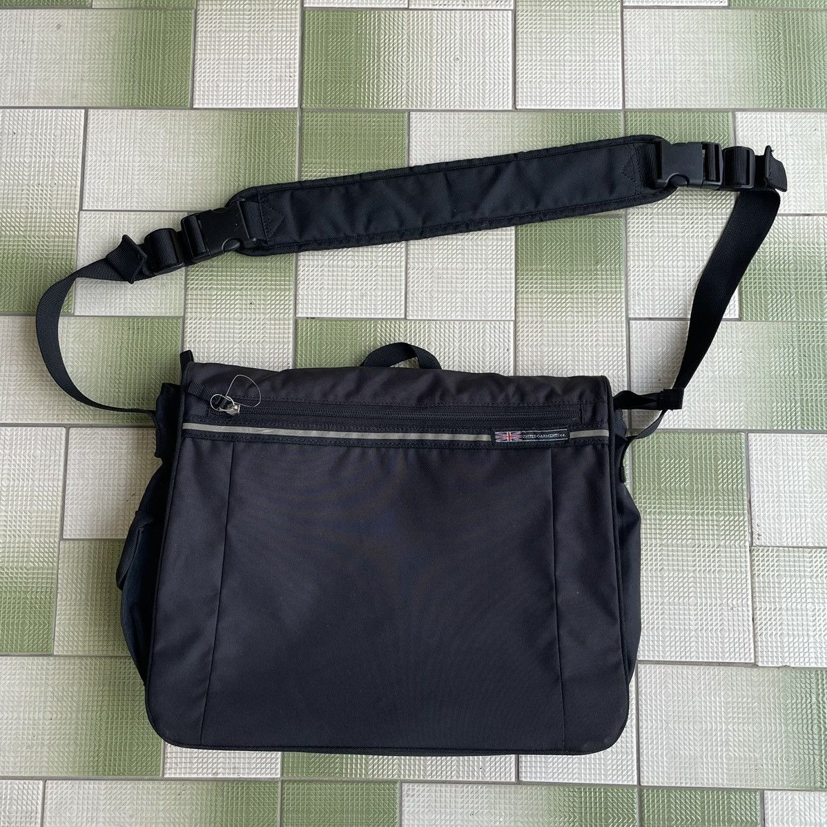 Japanese Brand × Punk and Yo 🔥 RARE STREET FASHION UNITED GARMENTS MESSENGER BAG Size ONE SIZE - 5 Thumbnail