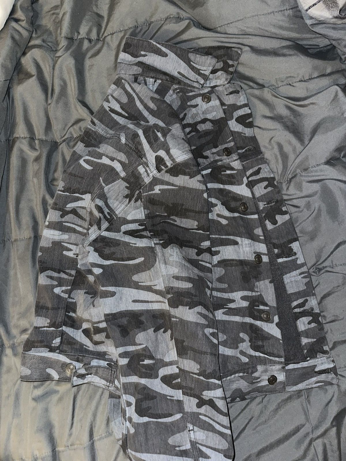 Balenciaga Balenciaga Camo Jacket Size US S / EU 44-46 / 1 - 2 Thumbnail