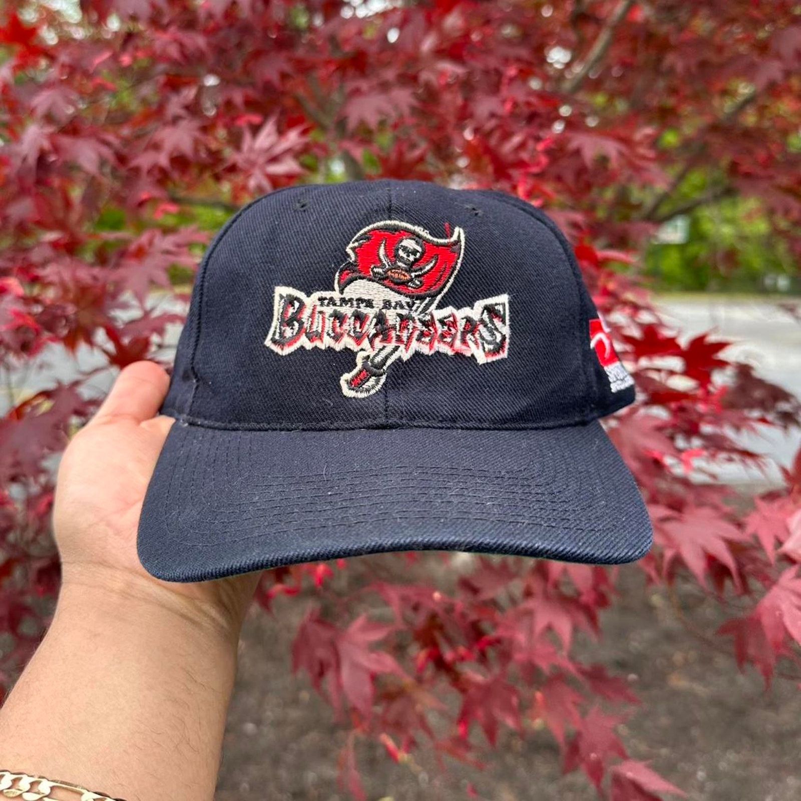 Pro Player × Sports Specialties Vintage Tampa Bay Buccaneers Sport Specialities Hat Size ONE SIZE - 1 Thumbnail