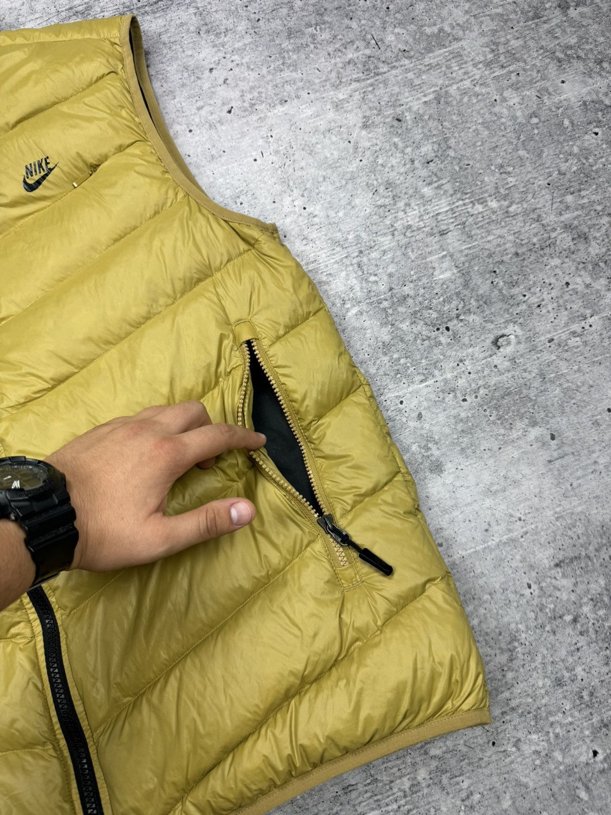 Nike Vintage Nike Y2K Style 90’s 700 Down Puffer Down Casual Vest Size US L / EU 52-54 / 3 - 9 Thumbnail