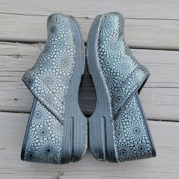 Dansko Dansko XP Silver Gray Floral Kaleidoscope Tooled Leather Pro Size US 8.5 / IT 38.5 - 2 Thumbnail