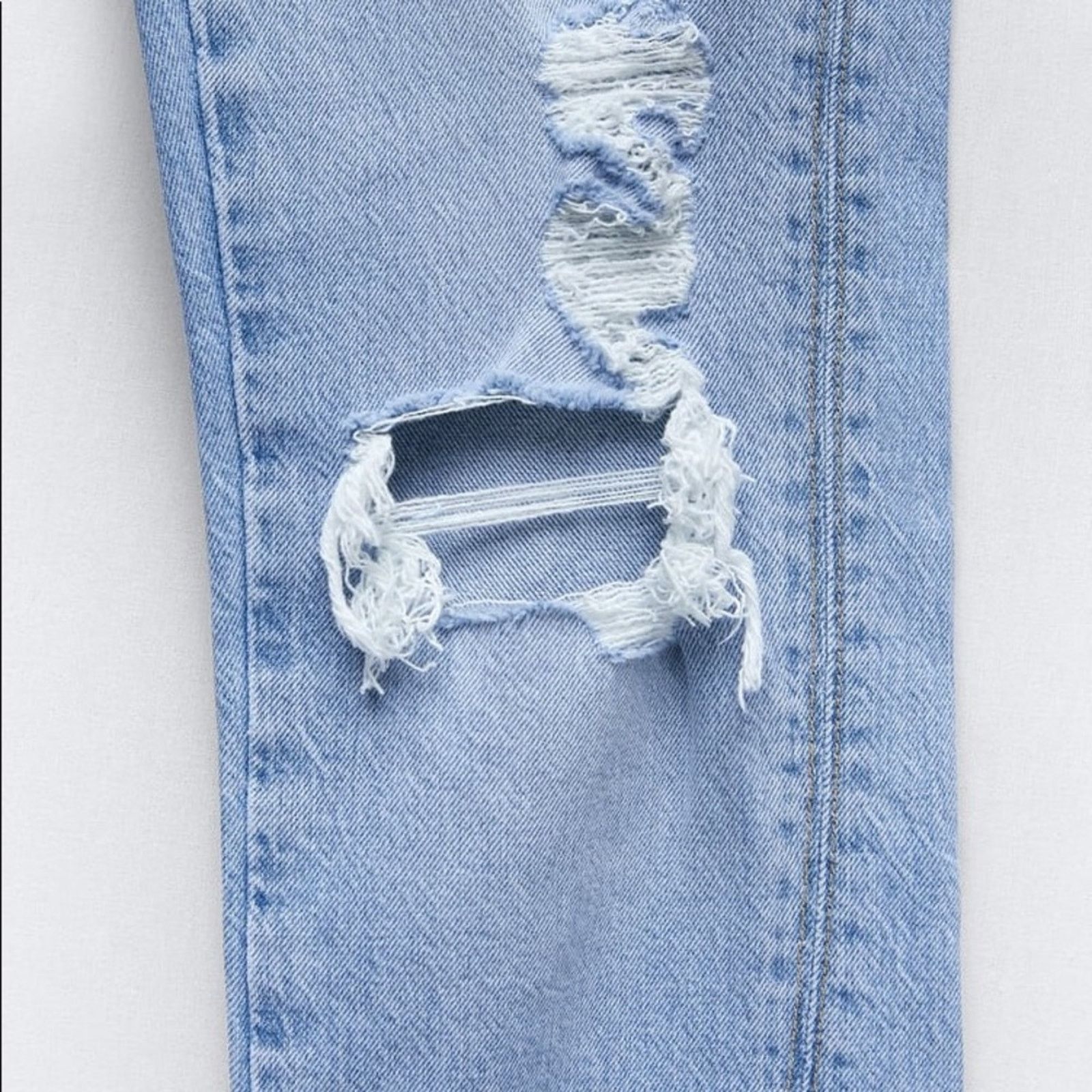 Zara ZARA SLIM FIT HIGH RISE JEANS LIGHT BLUE Size 26" / US 2 / IT 38 - 12 Thumbnail