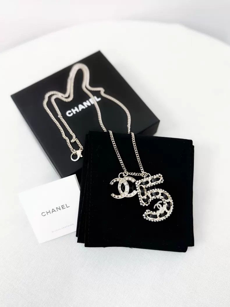 Chanel Chanel Leather necklace, sweater chain Size ONE SIZE - 3 Thumbnail