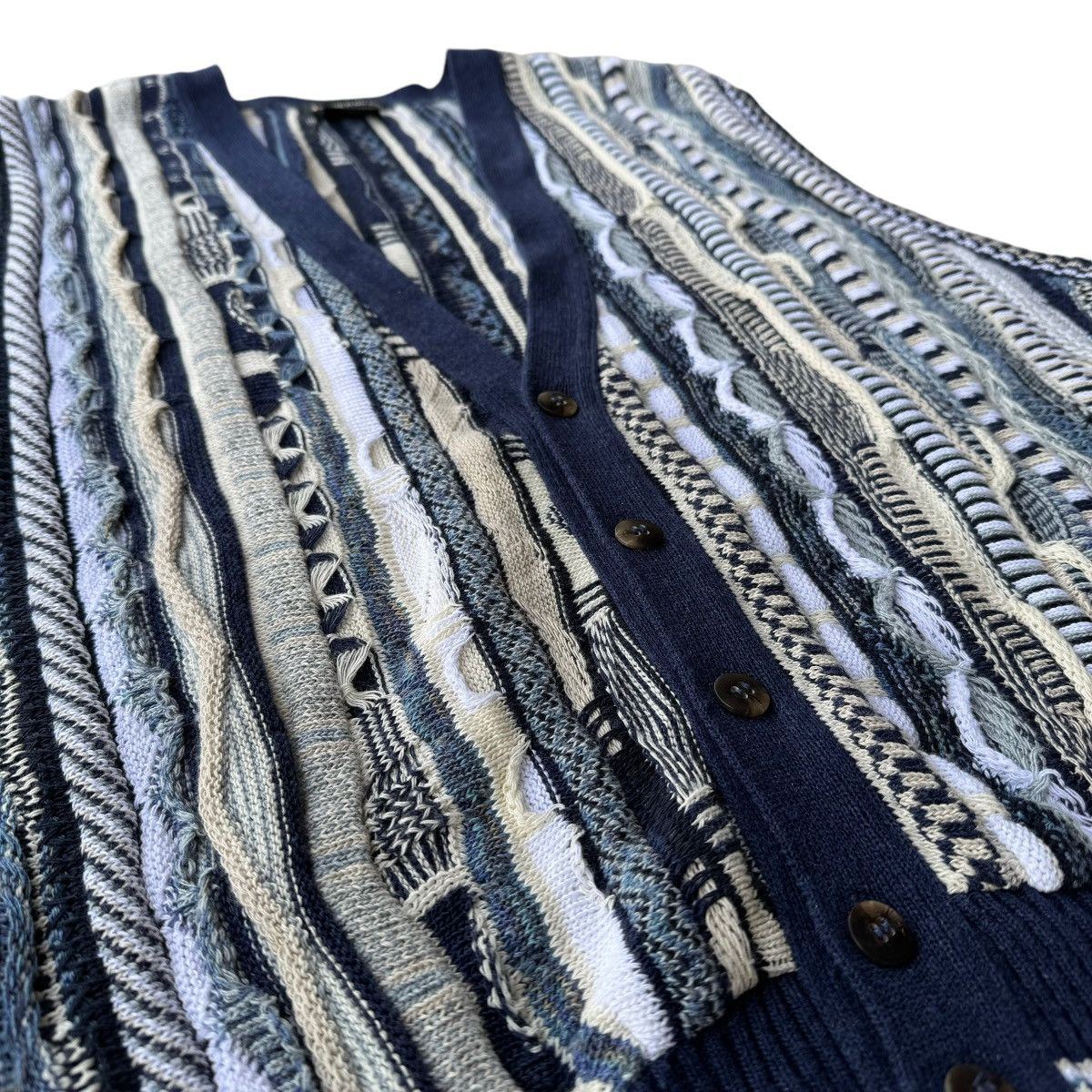 Coogi × Vintage Conte di Milano Vintage 3D Cable Knit Coogi 90s Vest Sweater Size US L / EU 52-54 / 3 - 9 Thumbnail
