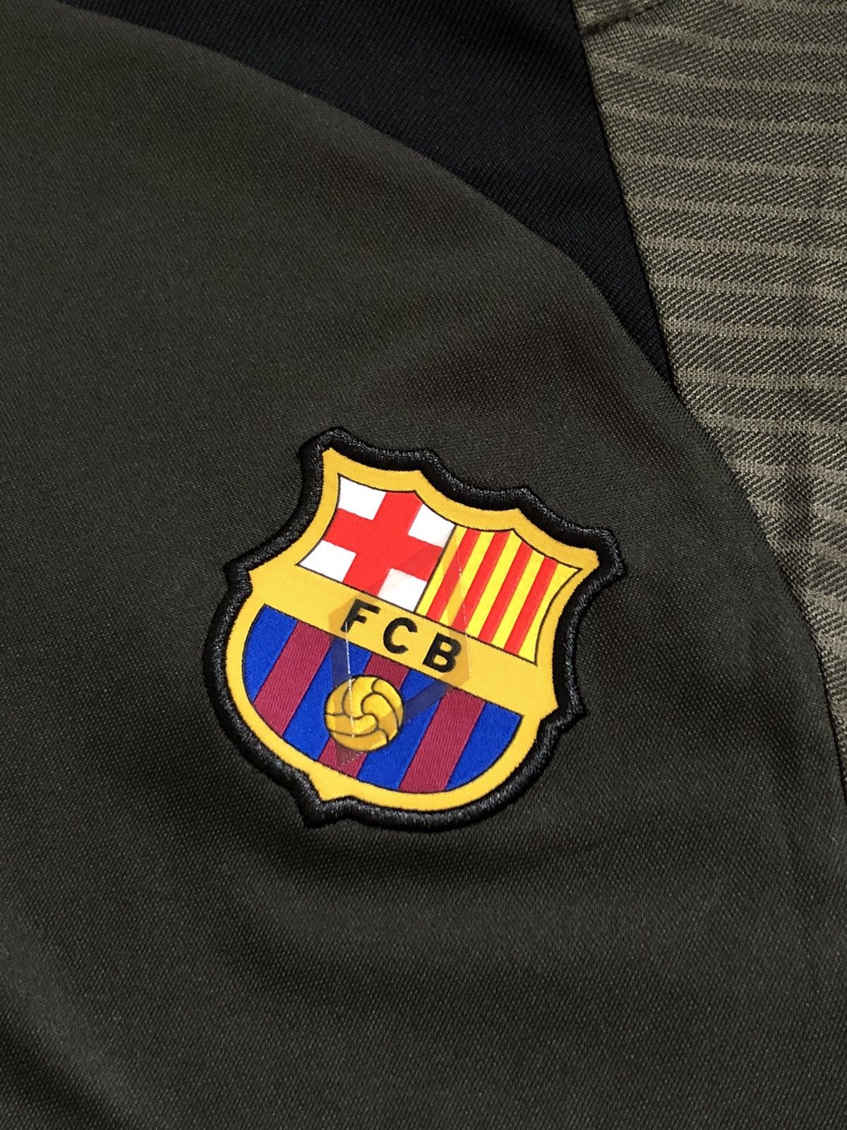 Nike Nike F.C Barcelona 22/23 Spotify Soccer Jersey Tee Size US S / EU 44-46 / 1 - 5 Thumbnail