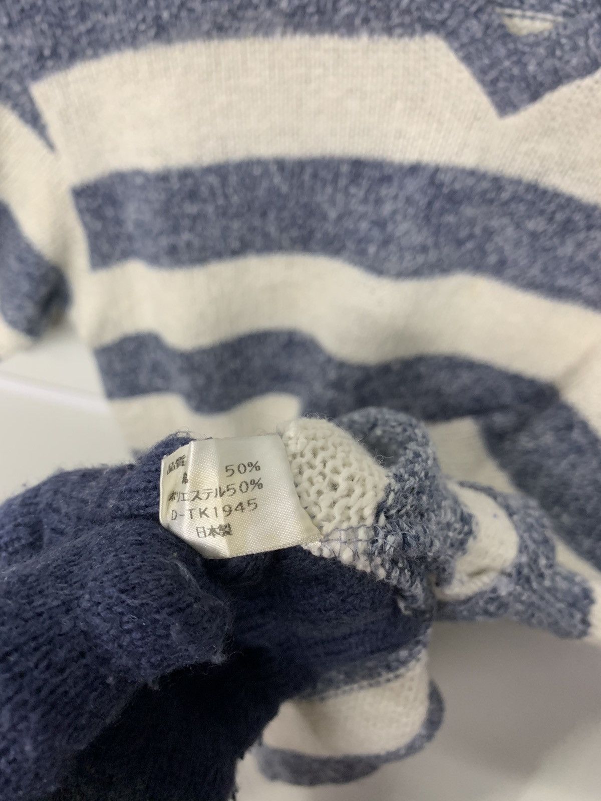 Japanese Brand Vintage 90's Bitch Skateboard V-Neck Knitwear T Shirt Size US M / EU 48-50 / 2 - 5 Thumbnail