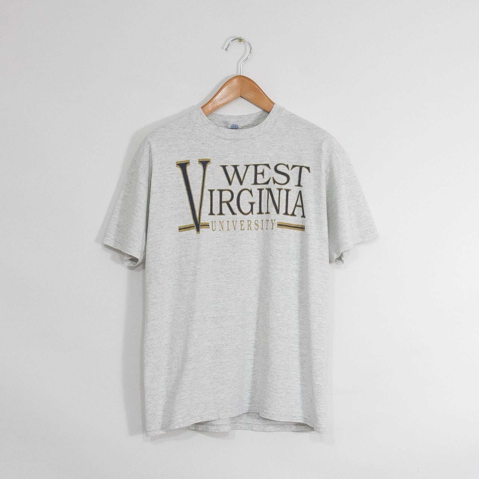 Vintage Vintage 90s West Virginia University T Shirt Mens Large Size US M / EU 48-50 / 2 - 1 Thumbnail