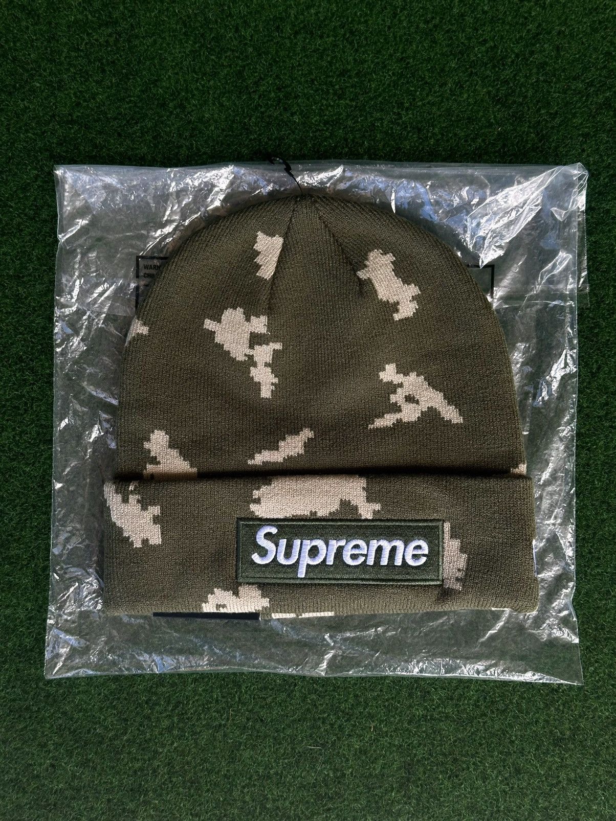New Era × Supreme Olive Russian Camo Box Logo Beanie Size ONE SIZE - 1 Thumbnail