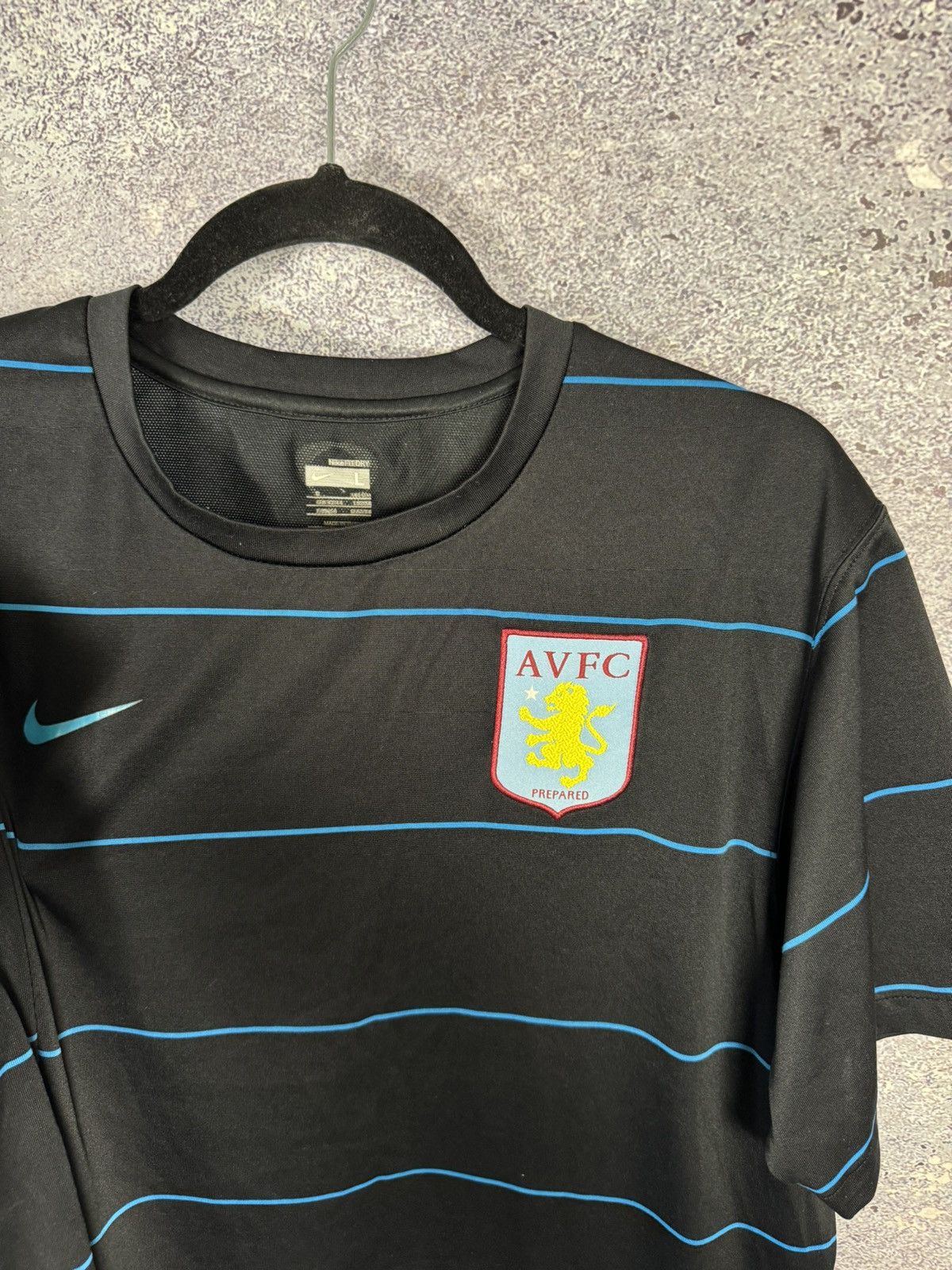 Nike × Vintage Vintage Aston Villa 2007 Nike Training Pre-Match Jersey Size US L / EU 52-54 / 3 - 8 Thumbnail