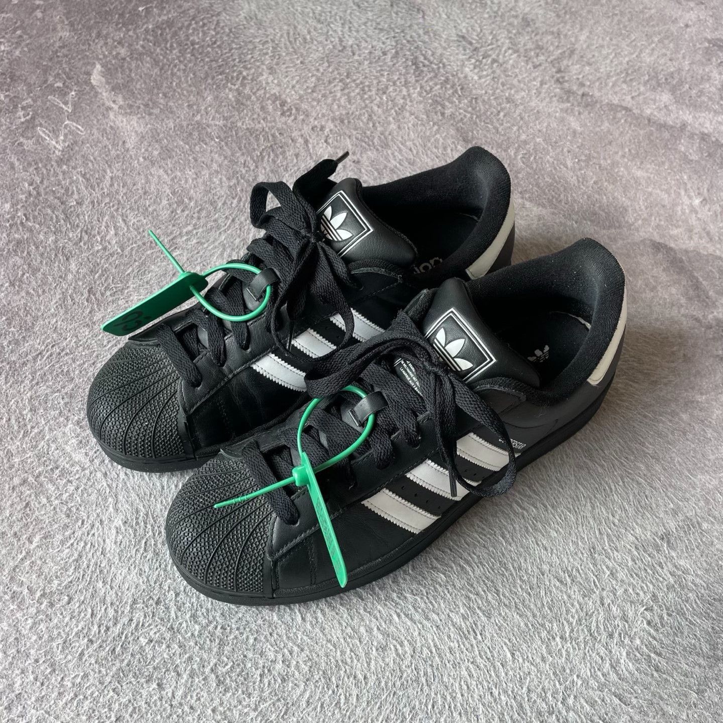 Adidas Adidas Black Lowtop Sneakers 44.5 Men Size US 11 / EU 44 - 1 Thumbnail