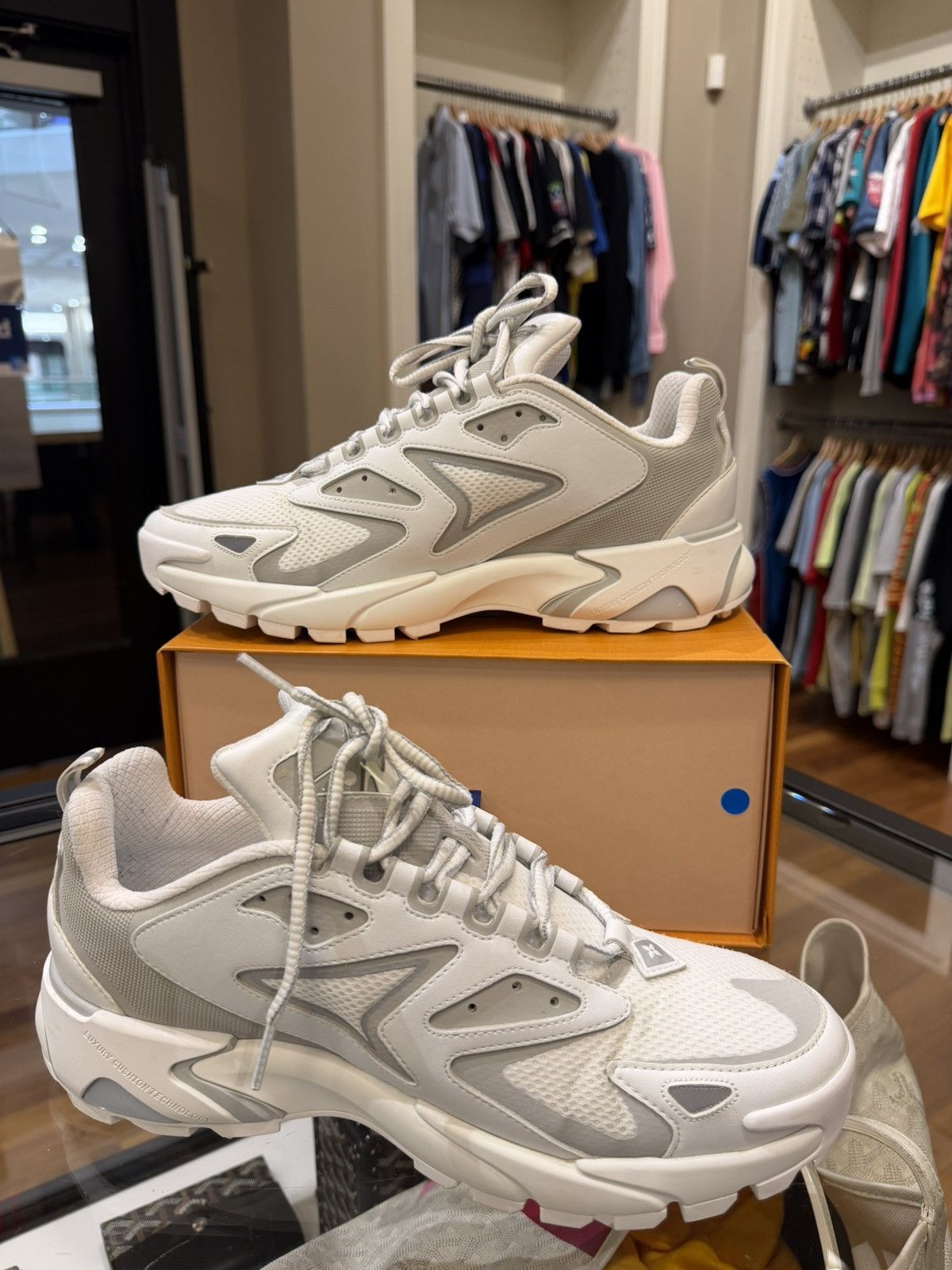 Louis Vuitton Louis Vuitton Runner Tatic Sneaker - White Size US 10 / EU 43 - 2 Thumbnail
