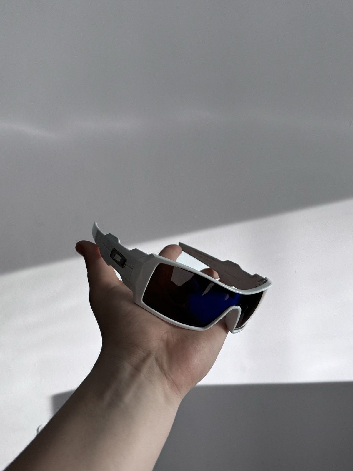 image of 90's Oakley Oilrig Vintage Gorpcore Sunglasses in White, Men's