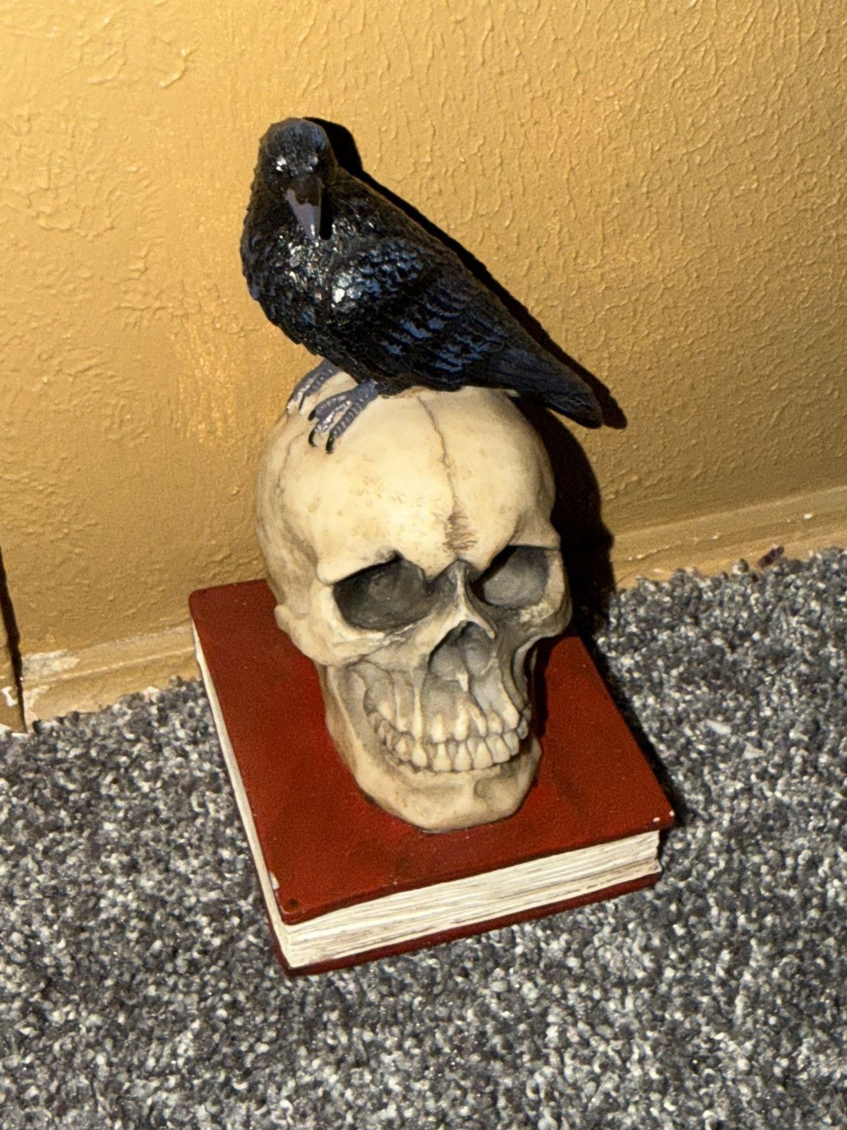 Other DWK Skull Bird Book End 2 Piece Set Used Pre Owned Size ONE SIZE - 13 Thumbnail