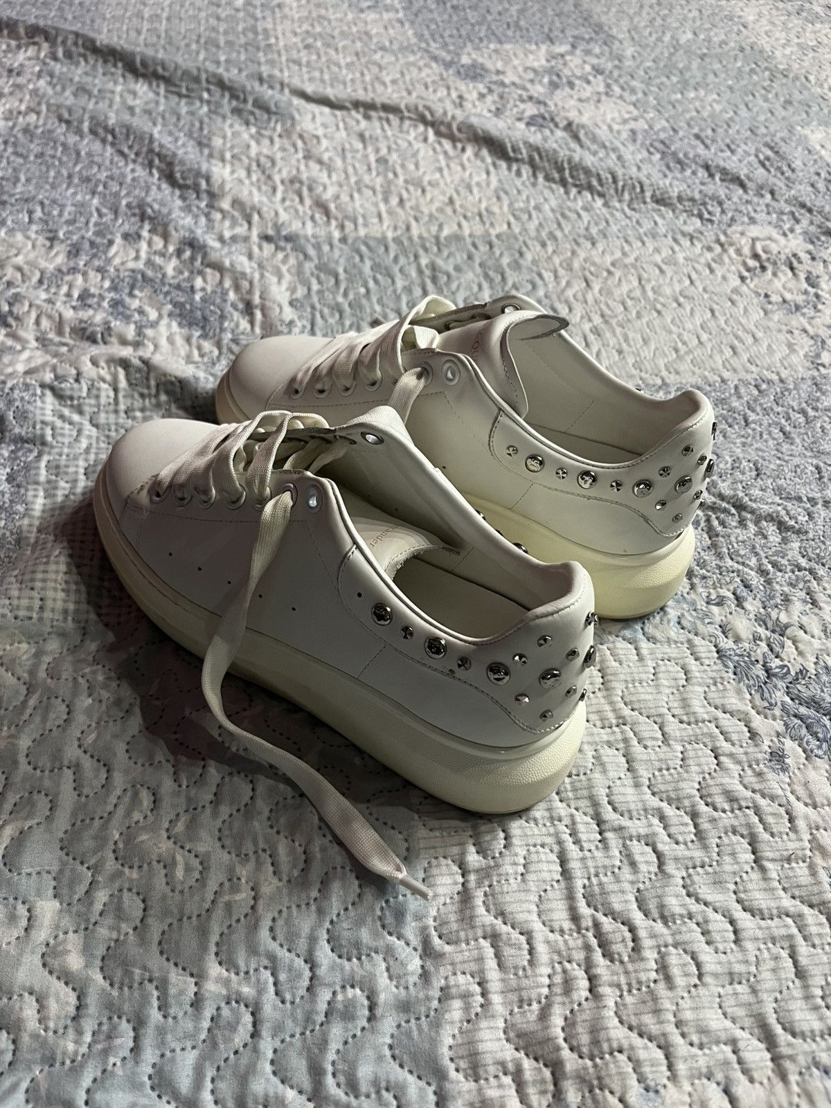 Alexander McQueen Alexander Mcqueen White Studded Oversized Low Top Sneakers Size US 12 / IT 42 - 5 Thumbnail