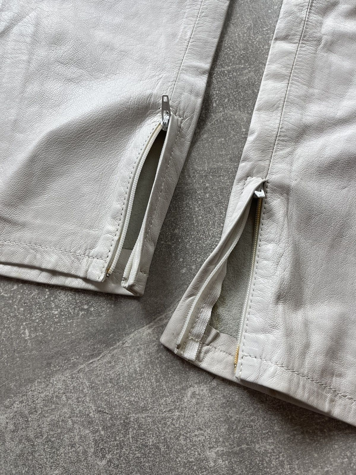 Versace Versus Gianni Versace Vintage 90s White Leather Pants Size 27" / US 4 / IT 40 - 4 Thumbnail