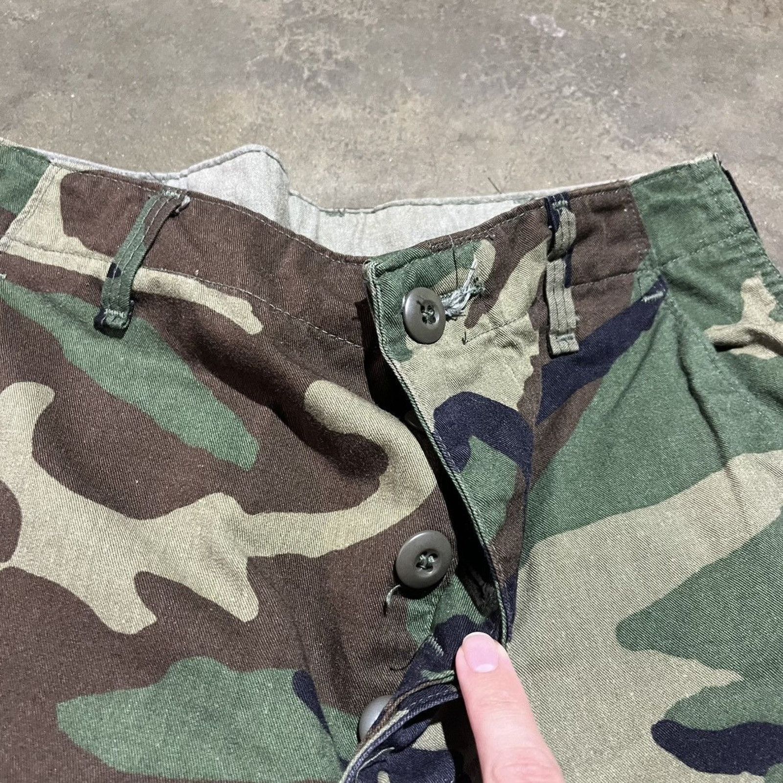 Vintage Vintage 80s US Army Camo Grunge Cargo Pants 29x29 Size US 29 - 3 Thumbnail