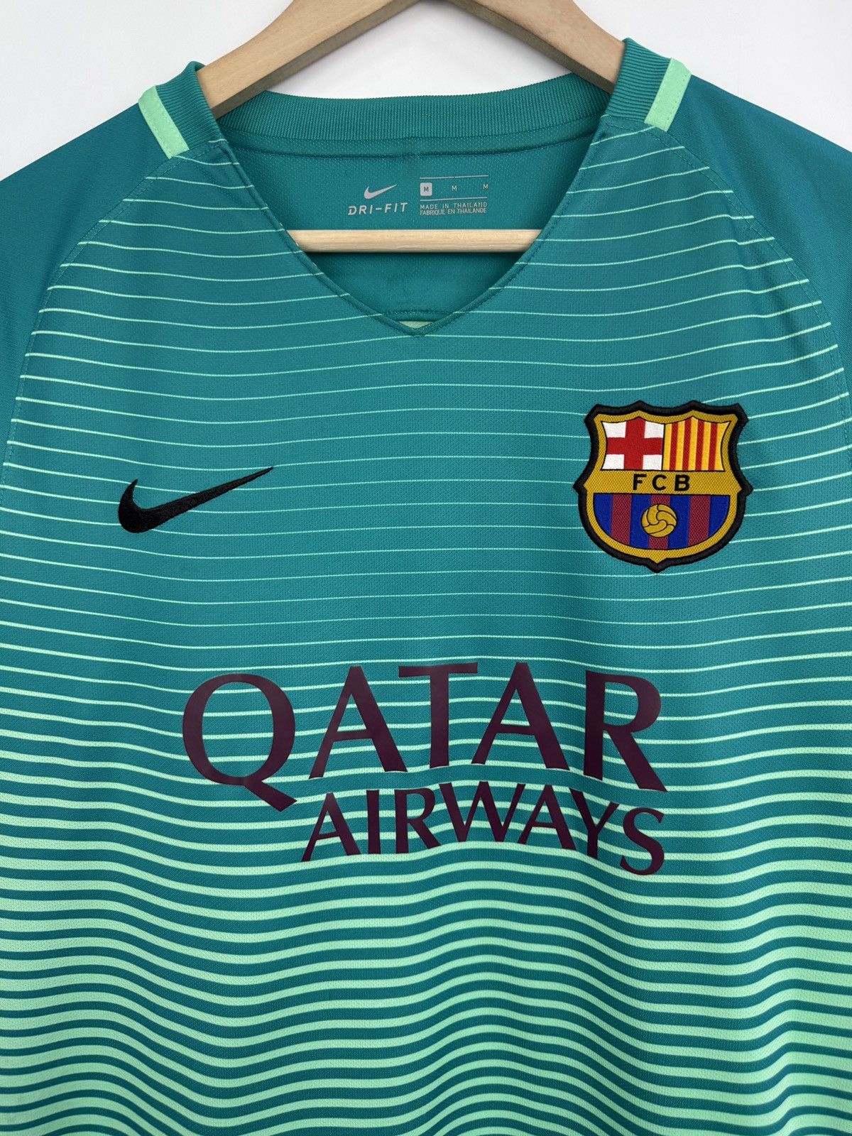 Nike 🇪🇸 2016 Jordi Alba #18 Barcelona Nike Soccer Away Jersey UCL Size US M / EU 48-50 / 2 - 6 Thumbnail