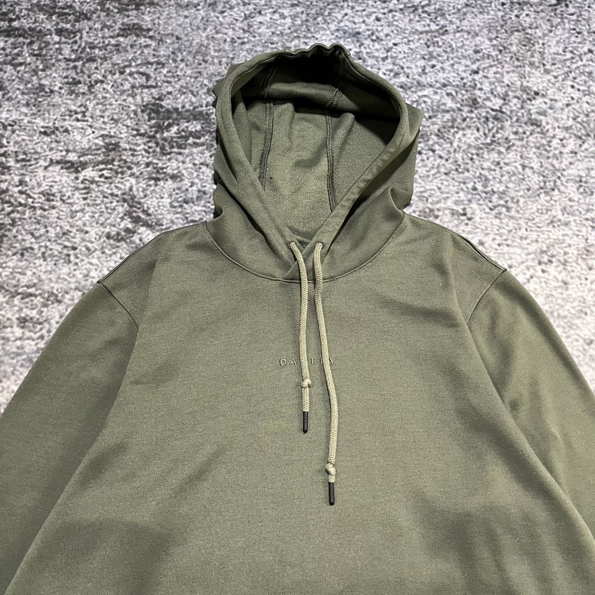 Oakley VINTAGE Y2K OAKLEY GORP TECH SKATER CUSTOM FIT HOODIE XL Size US XL / EU 56 / 4 - 3 Thumbnail