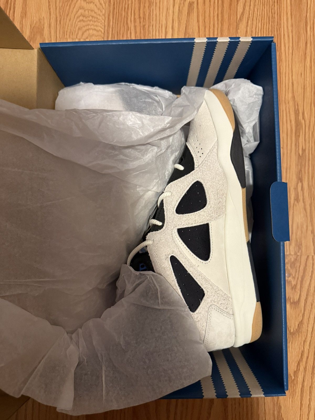 Adidas BADBO 1.0 Size US 10.5 / EU 43-44 - 4 Thumbnail