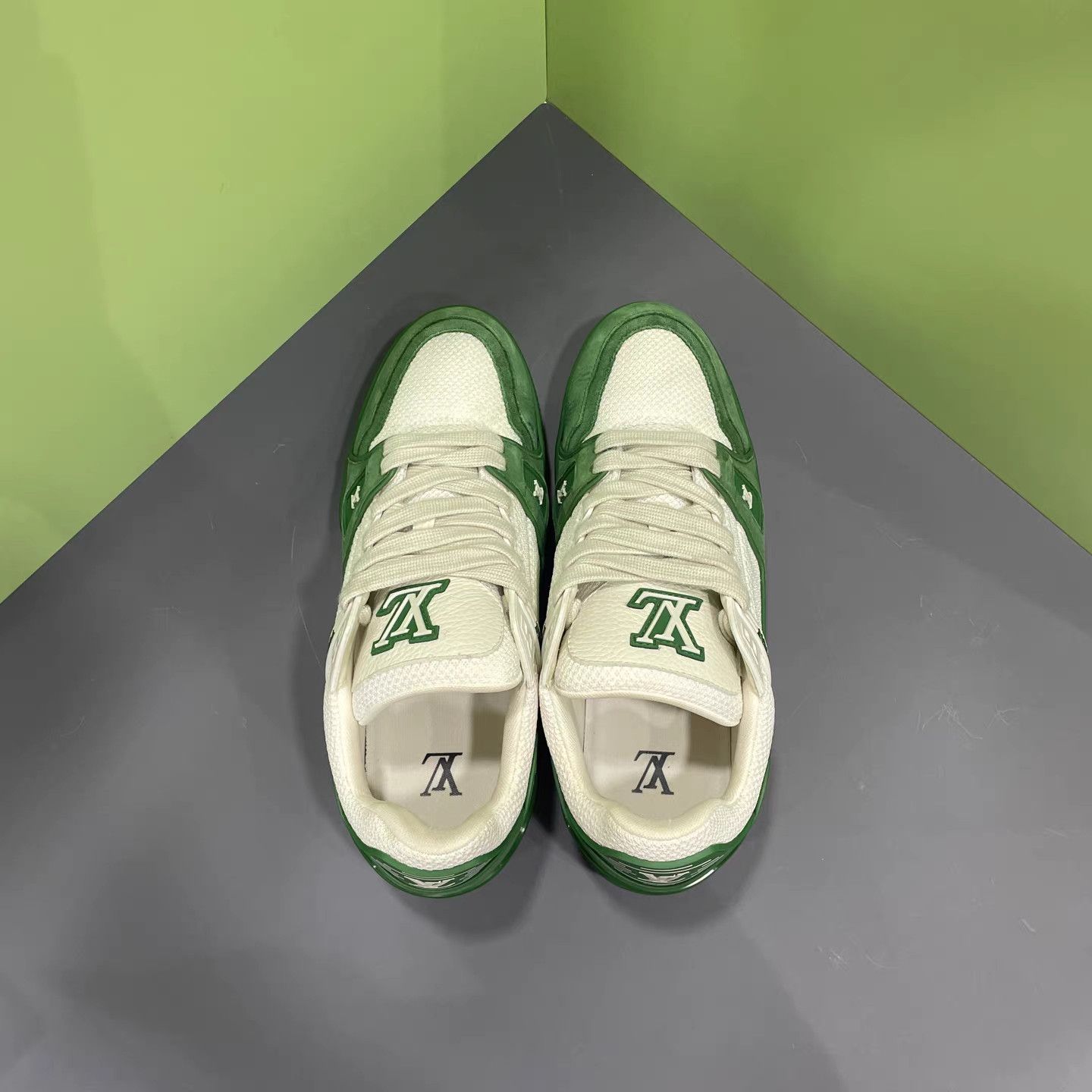 Louis Vuitton LOUIS VUITTON LV Trainer 25SS White & Green K15 Size US 8 / EU 41 - 7 Thumbnail