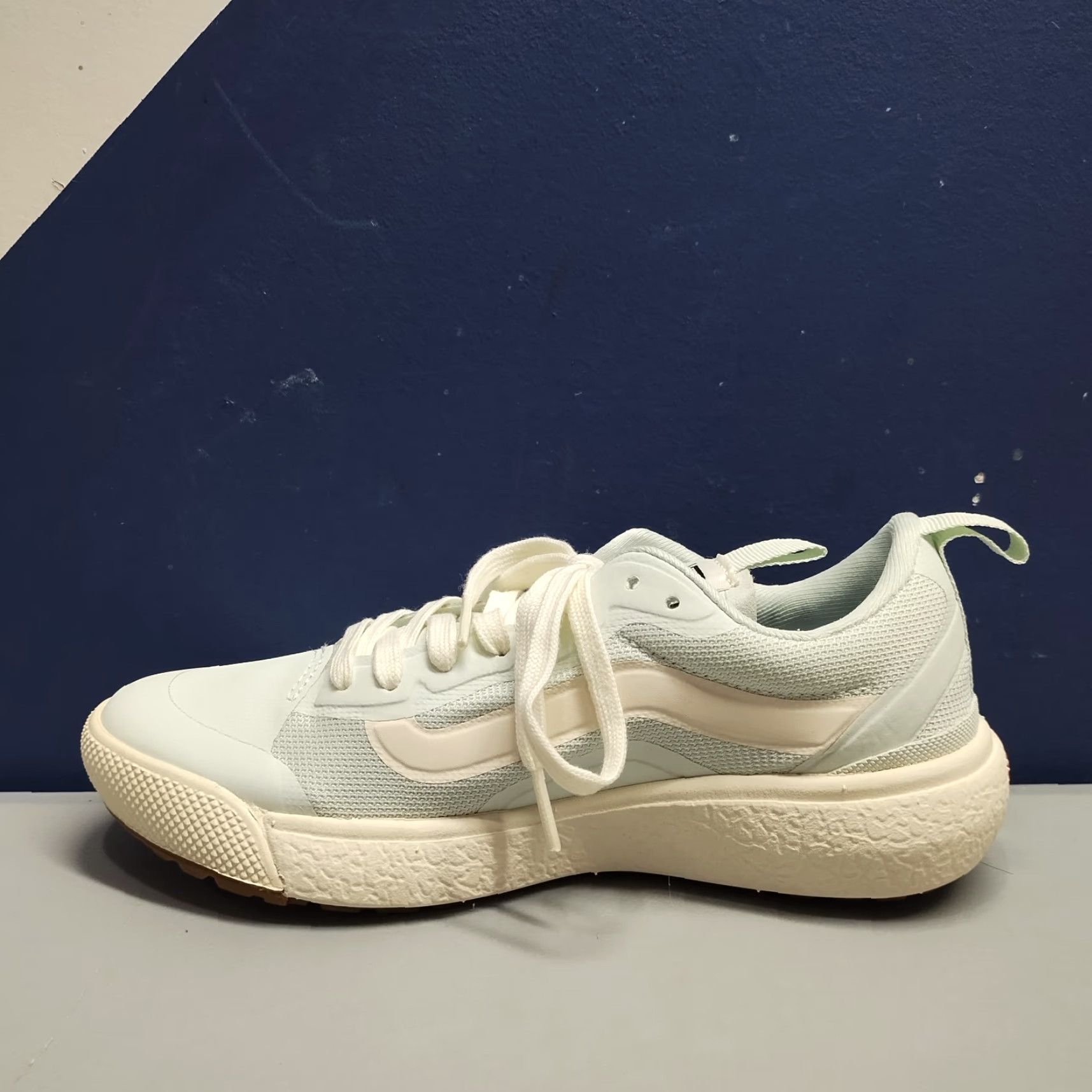 Vans Vans UltraRange Ultracush Sneakers Women Size 5 Blue White Athletic Lace Up 721356 NWOB 90s Theme Size US 5 / IT 35 - 6 Thumbnail