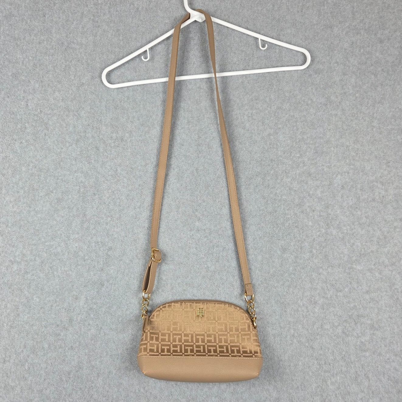 Tommy Hilfiger Tommy Hilfiger Crossbody Square Monogram Tan FLAW Size ONE SIZE - 3 Thumbnail