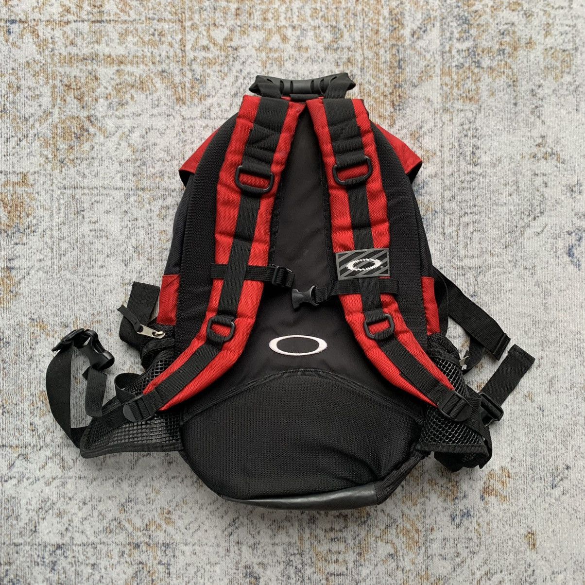 Oakley Vintage Rare Oakley Icon Backpack 1.0 Black Red - Y2K Bag Size ONE SIZE - 7 Thumbnail